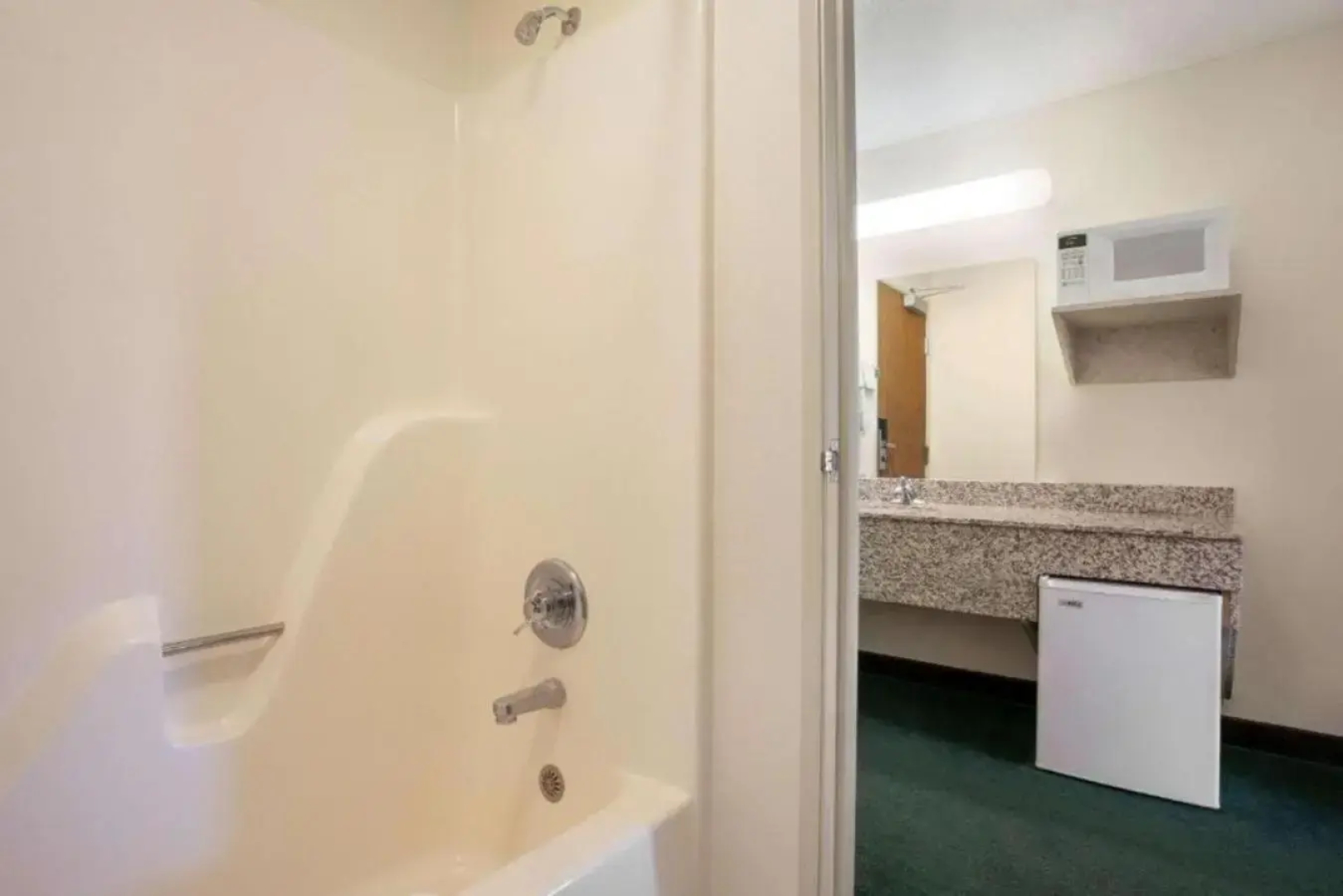 Travelodge by Wyndham Morrill