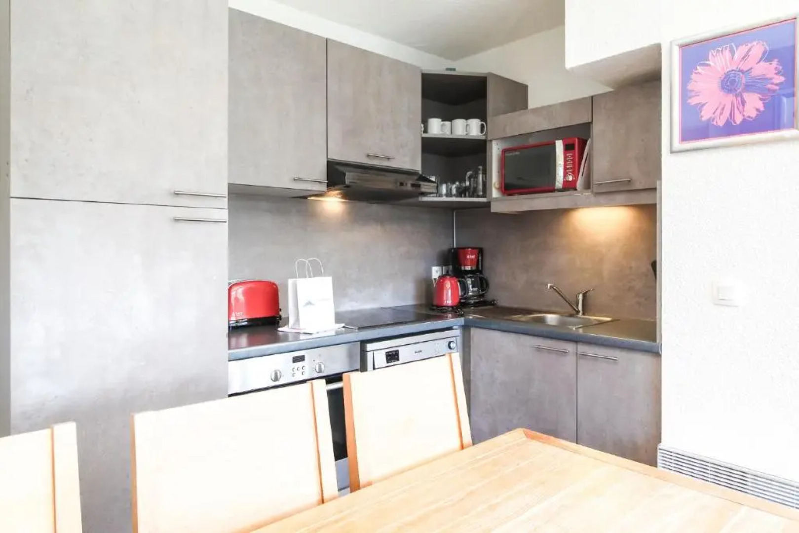 Penthouse 3-bedroom apartment, mountain views, large terrasse, piste access