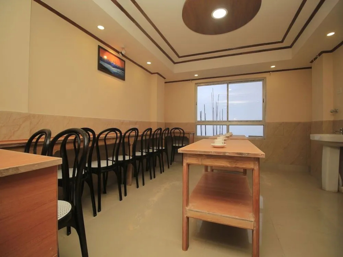 OYO 12370 Royal Sarava