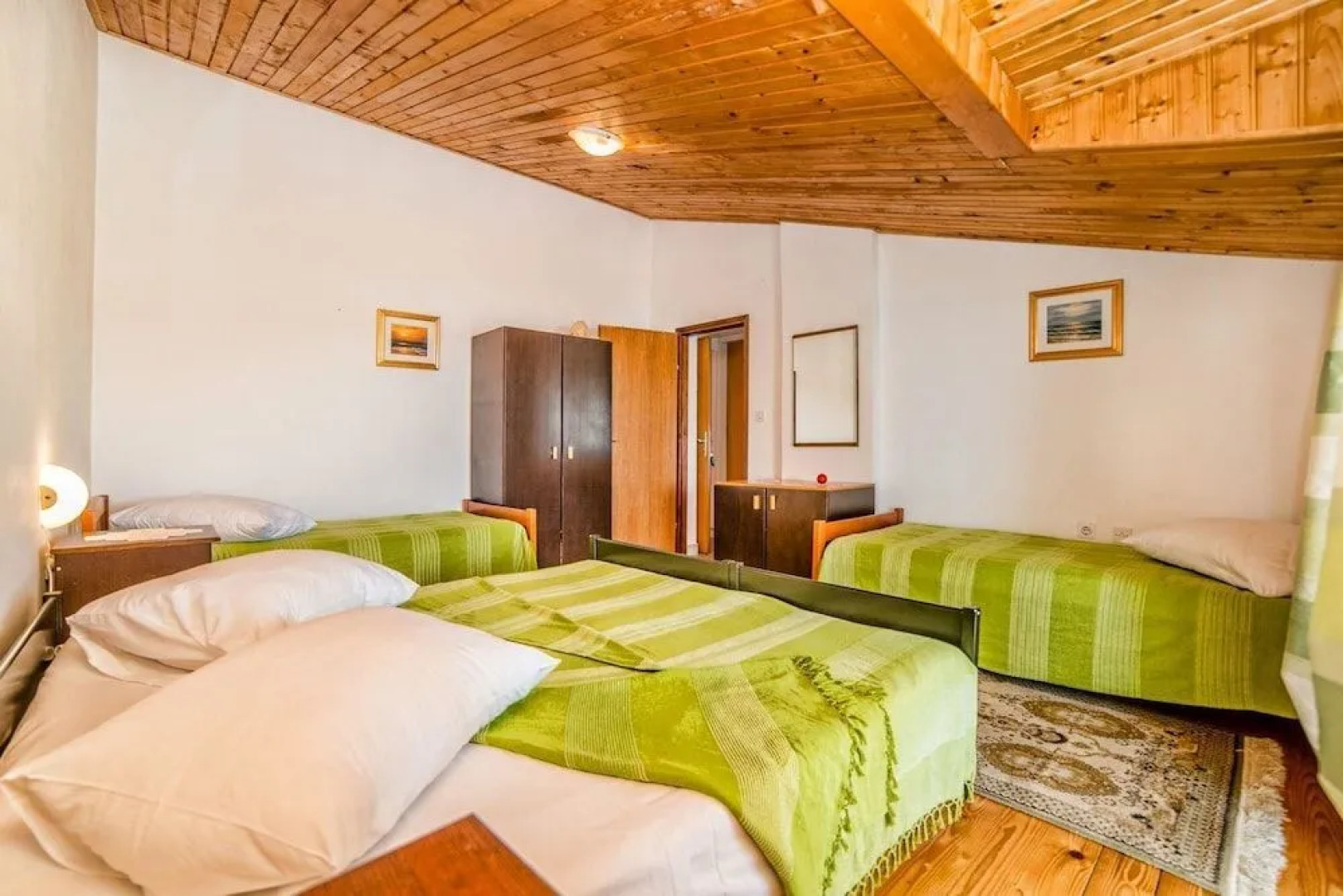 App and Rooms Ana Pomer