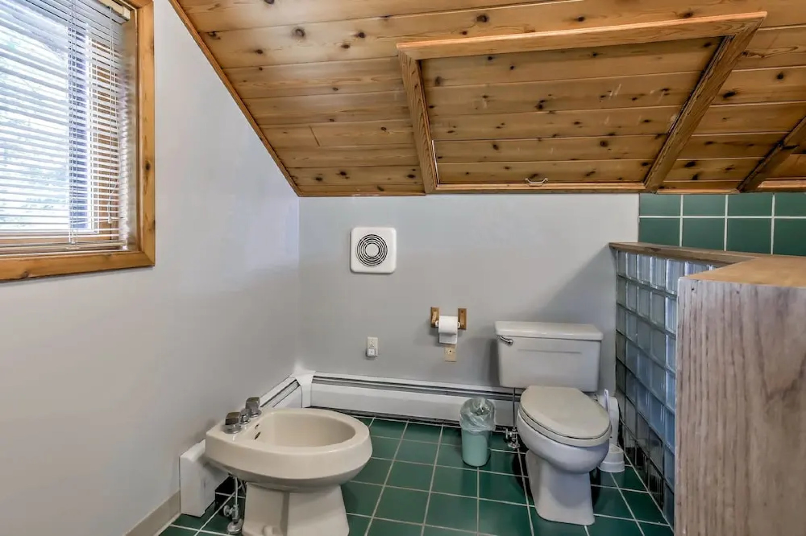 438midsu 4 Bedroom Home