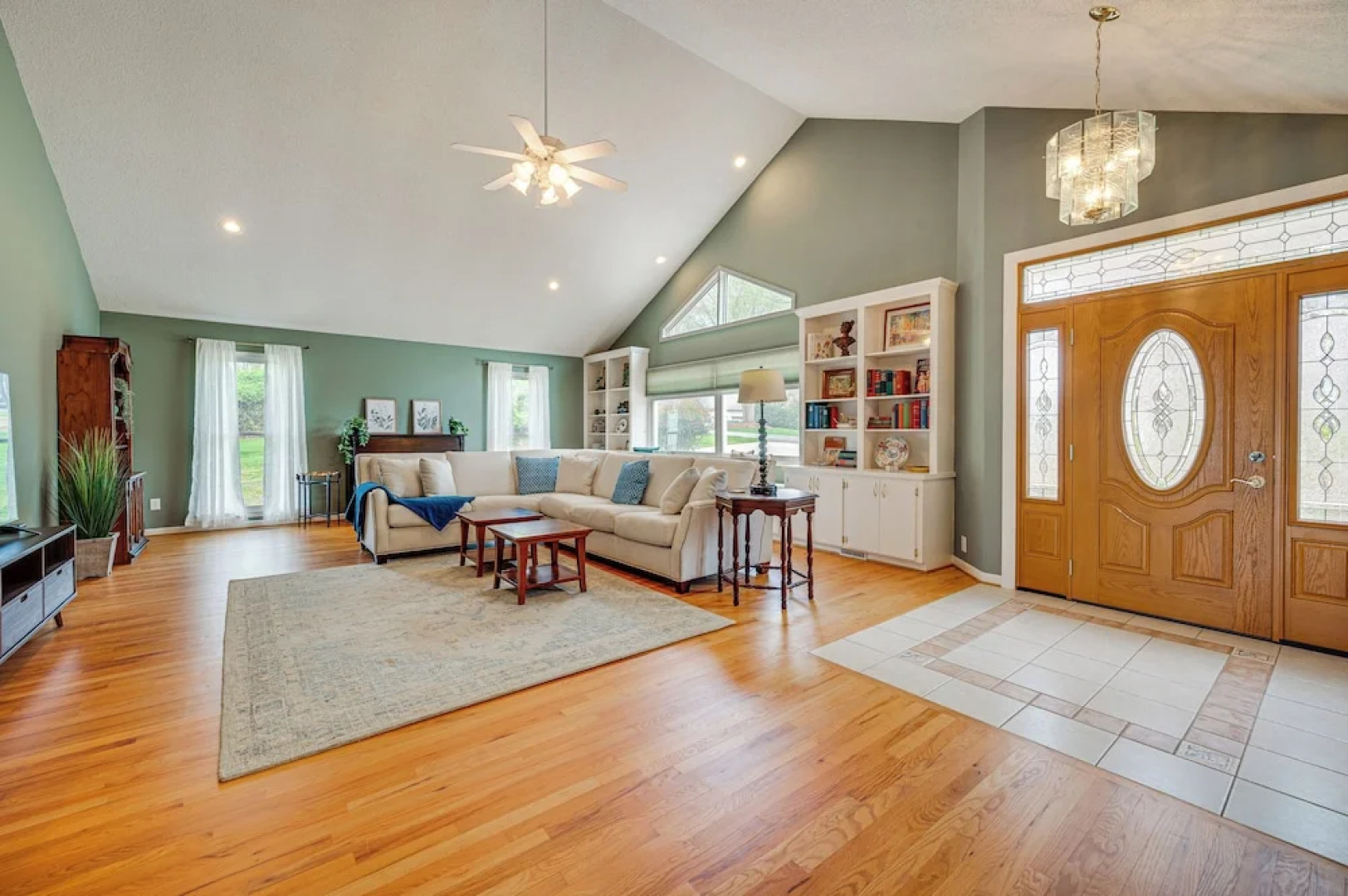 Lakefront Troutman House w/ Spectacular Sunsets!