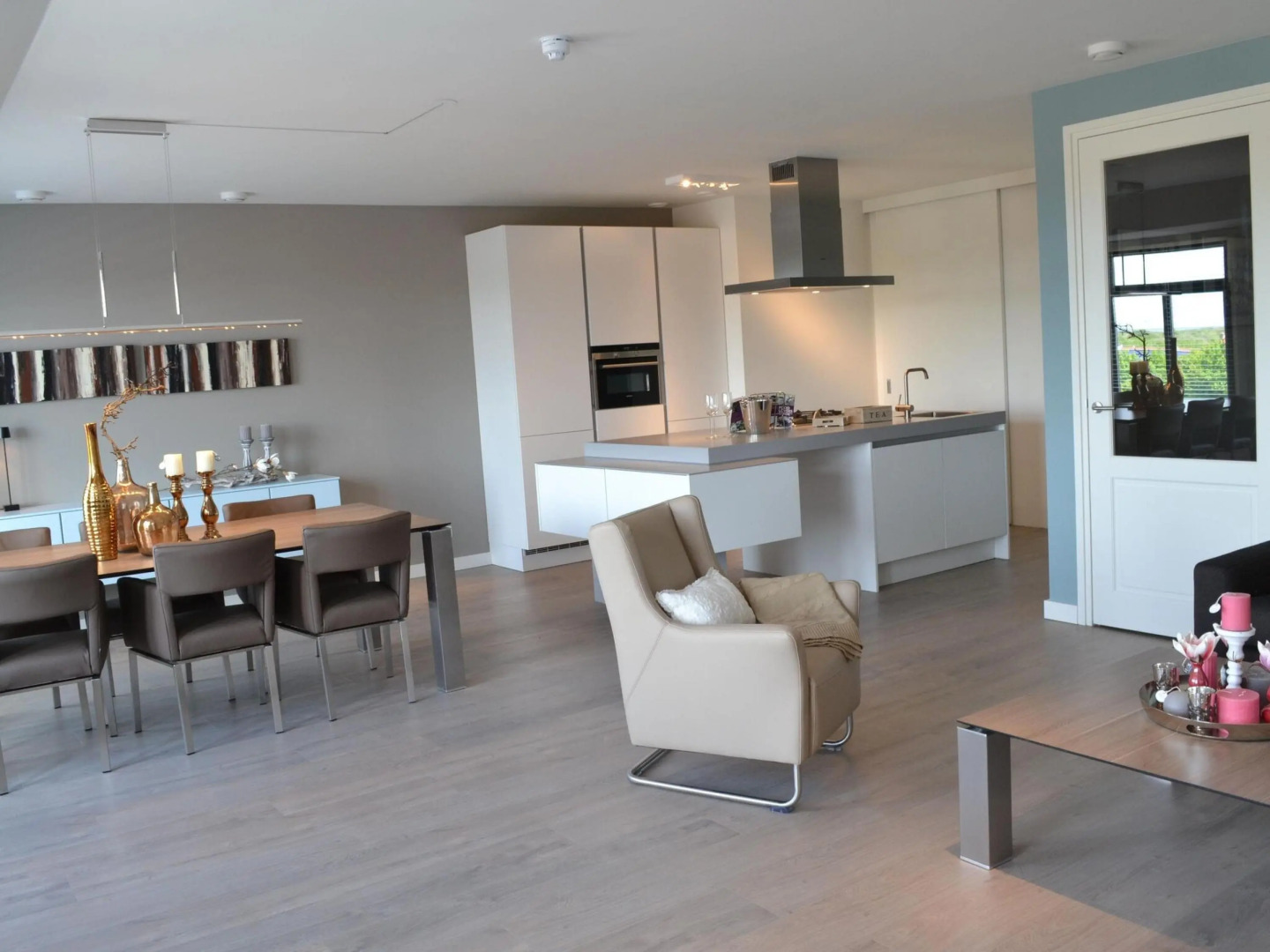 Apartment with AC and washing machine, in a residence 200 m from the beach