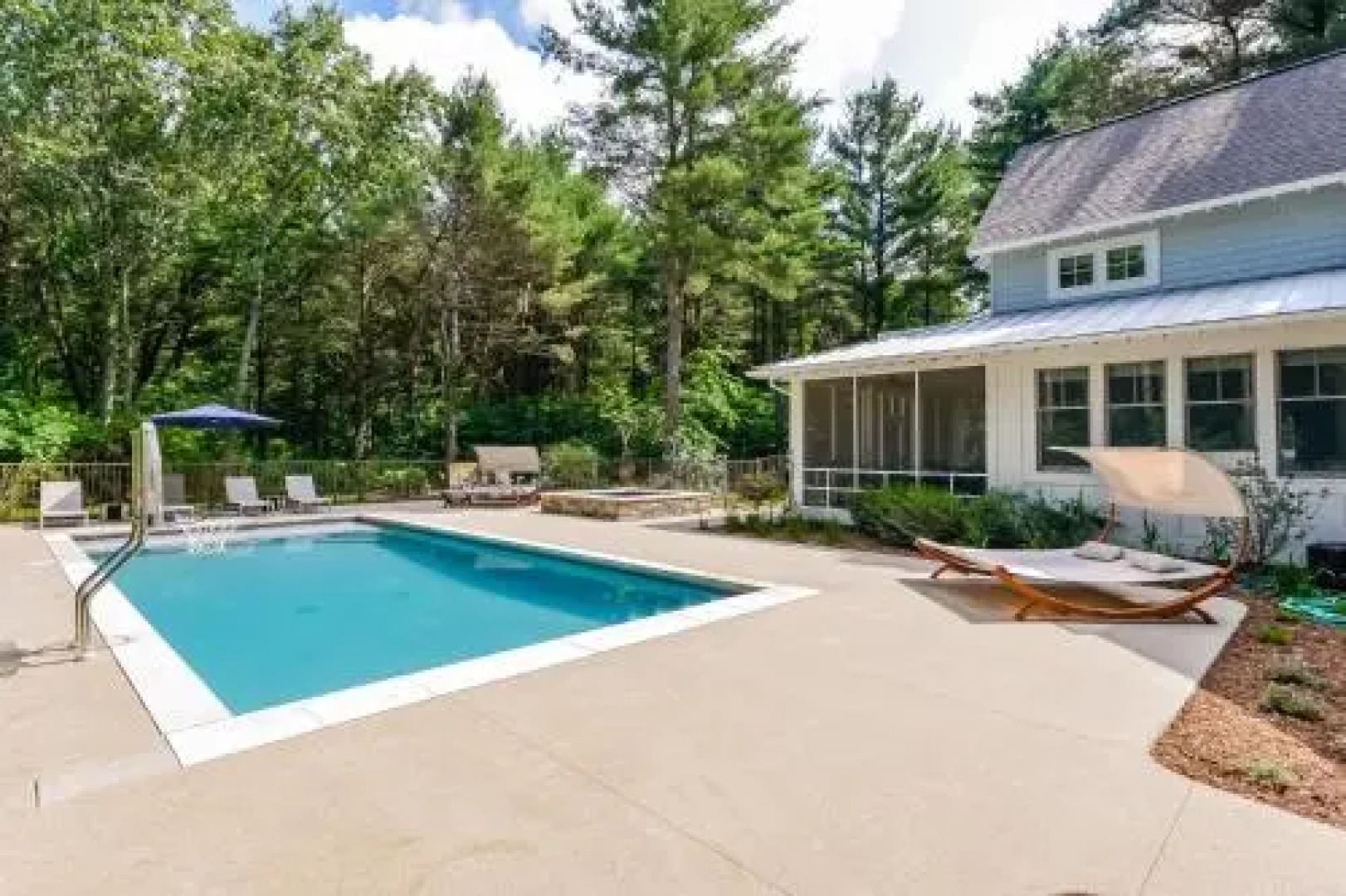 Lake Trail Treehouse