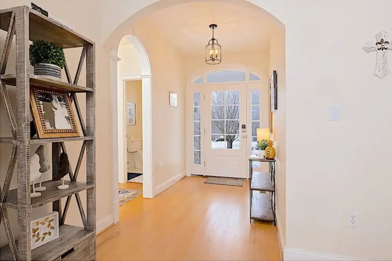 Stoney Creek Cottage Wintergreen w EV Charger