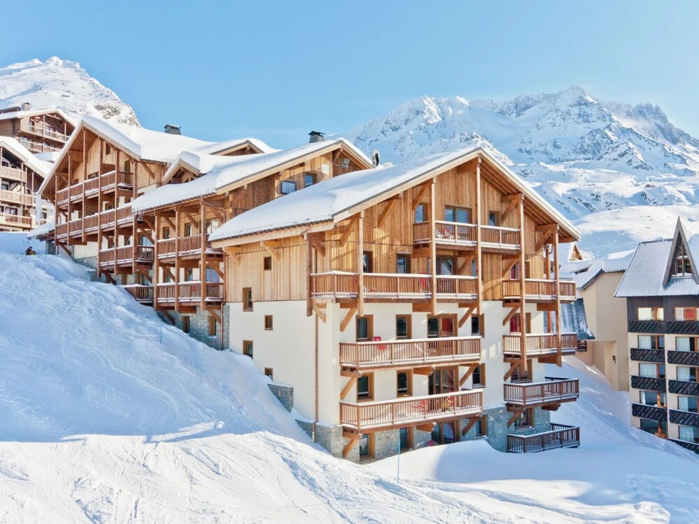 Luxury Apartment on the Slopes in Bustling Val Thorens