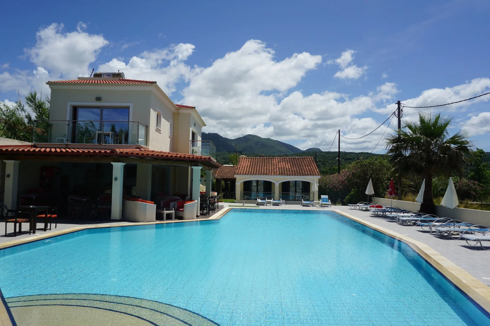 SunRose Beach Aparthotel