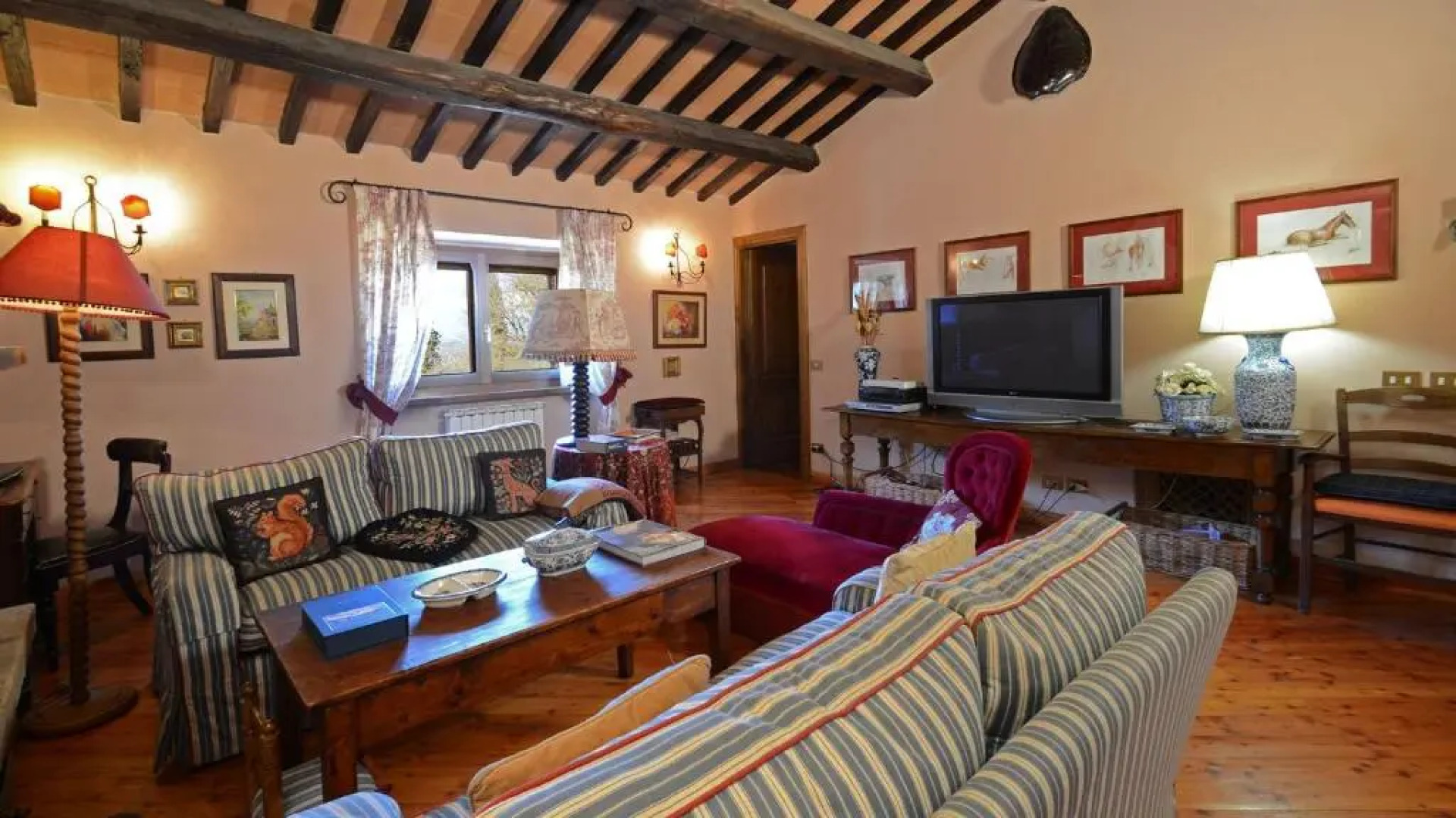 Pg-l188-lmne0at - Hostal de Todi 12