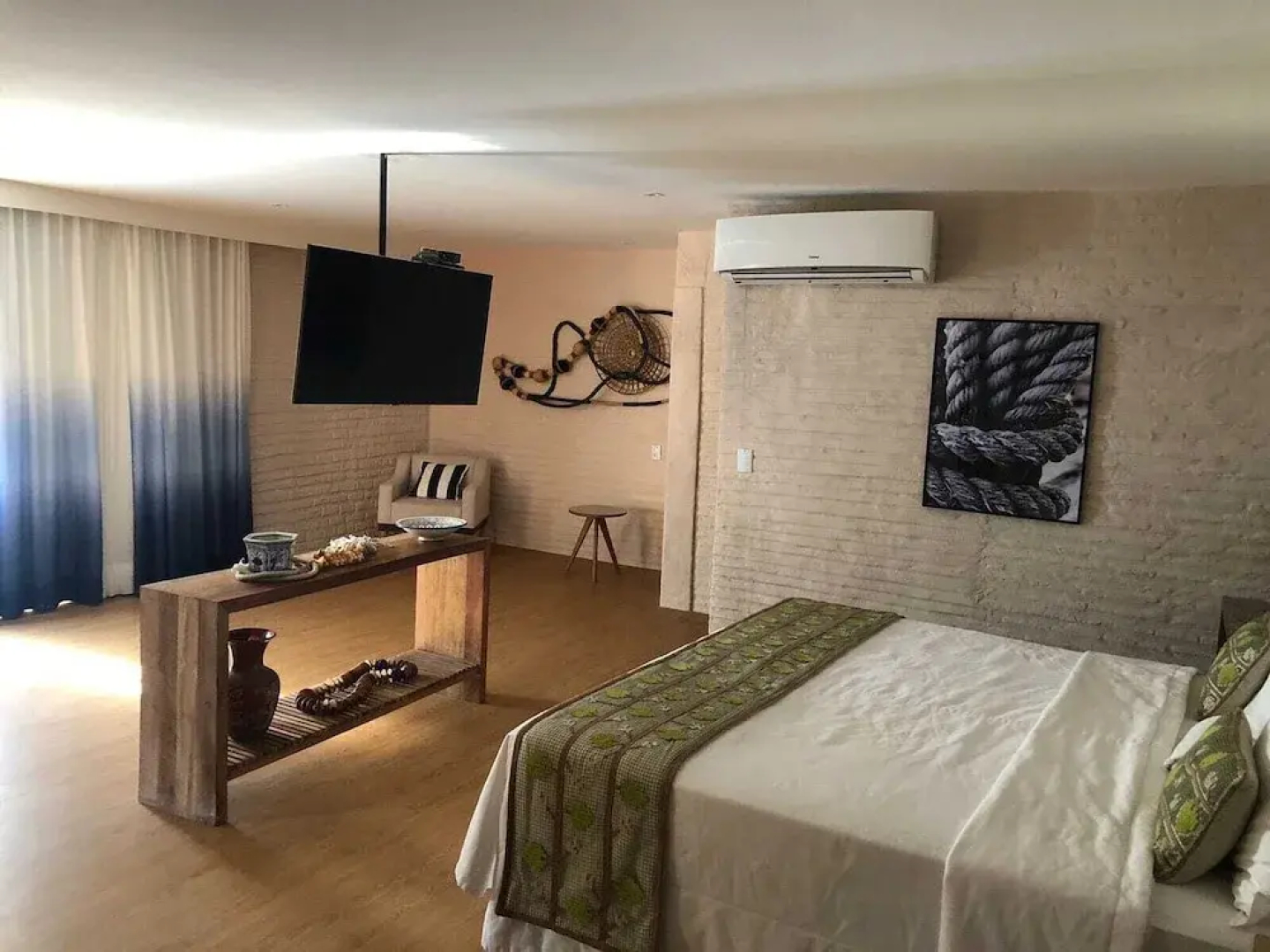 Dayo Hotel