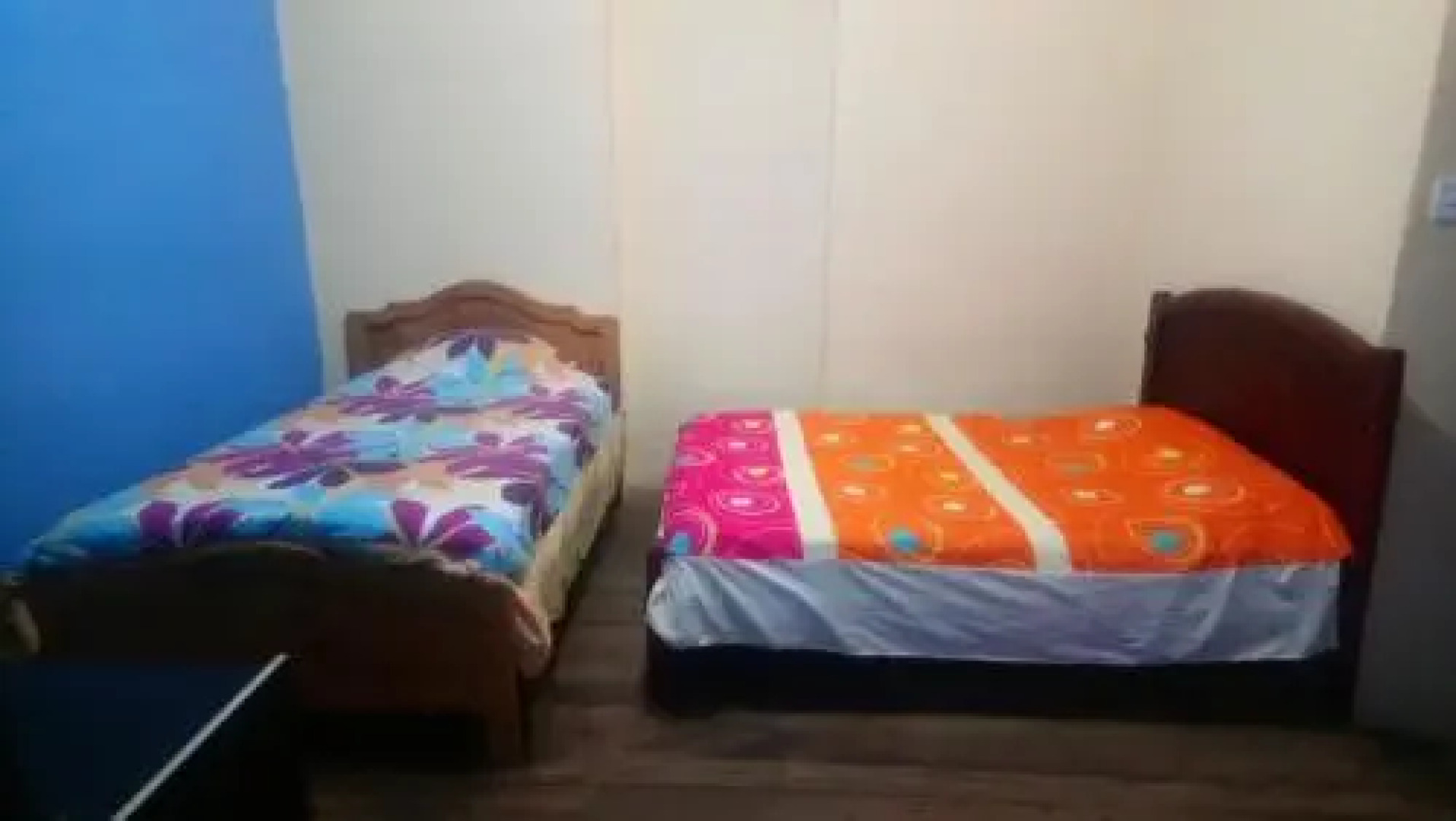 Old House backpackers B & B