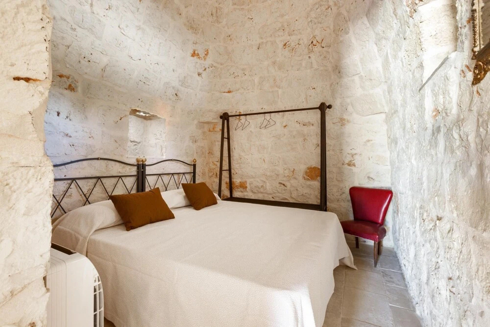 3360 Trulli Pangi by Perle di Puglia