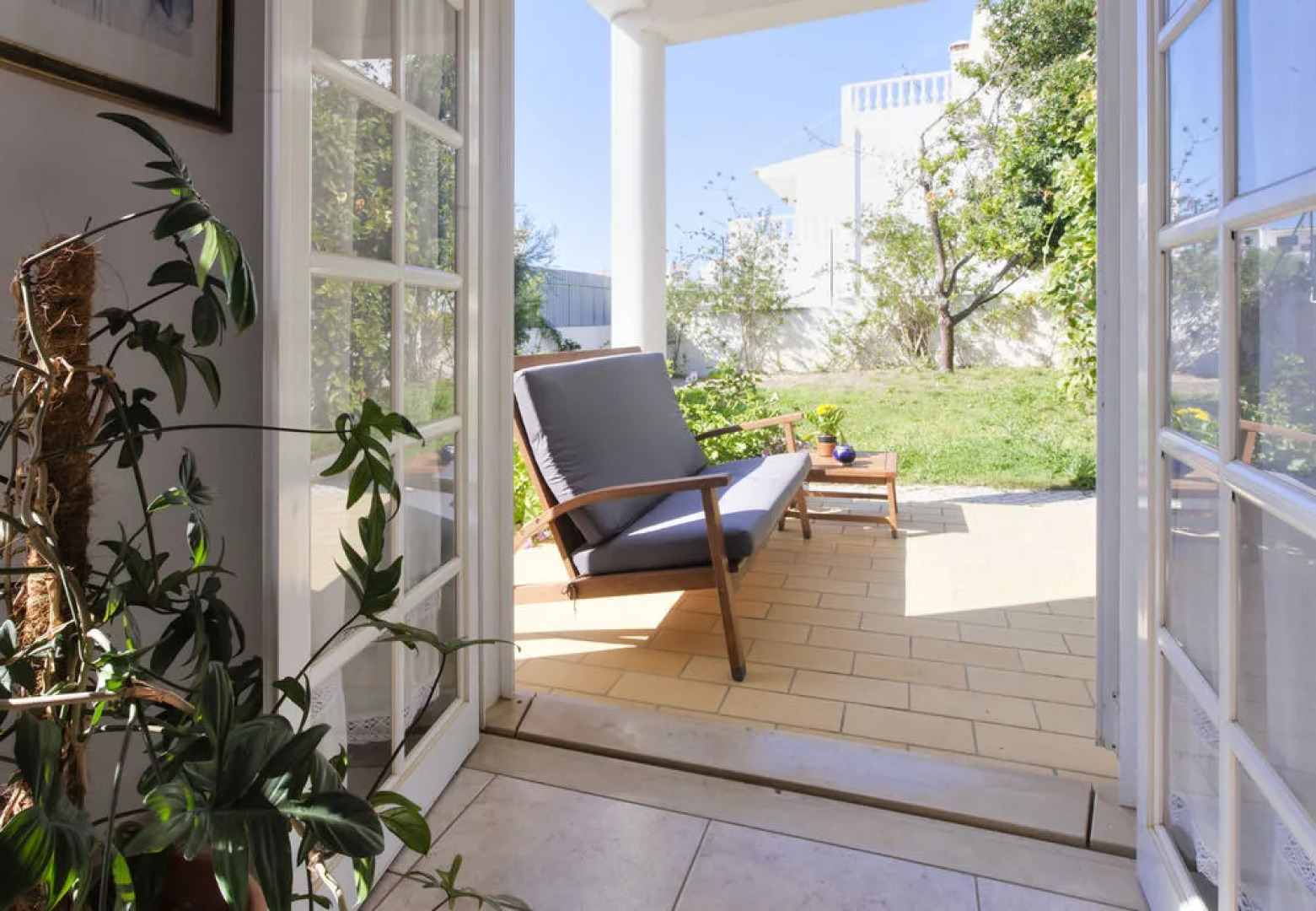 Flow House - Guesthouse & Surf / Kite Surf School