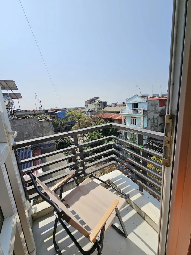 Frontier Hostel & Tours