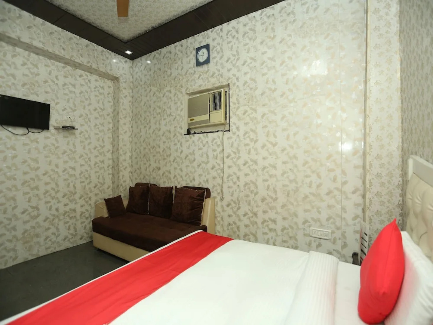 OYO 18530 Comfort Inn