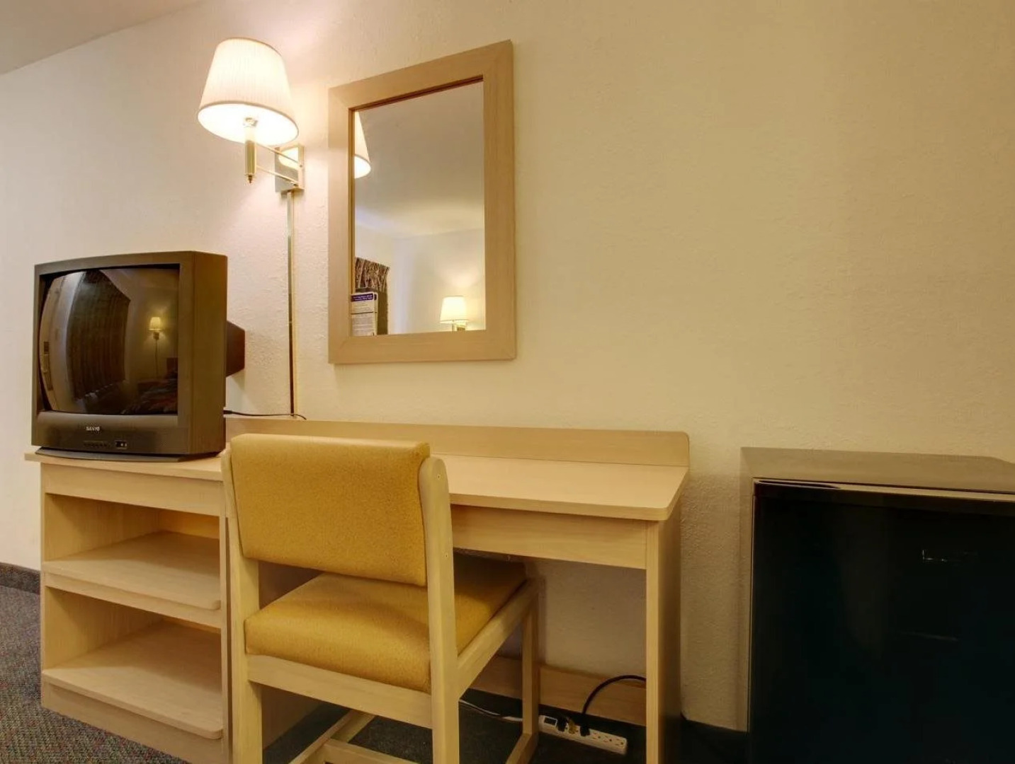 Americas Best Value Inn and Suites Carbondale