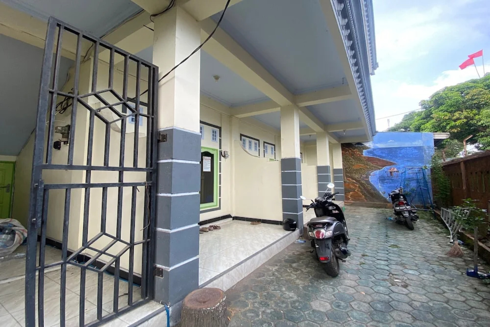 OYO Life 93401 Kos Putri Alamanda Syariah