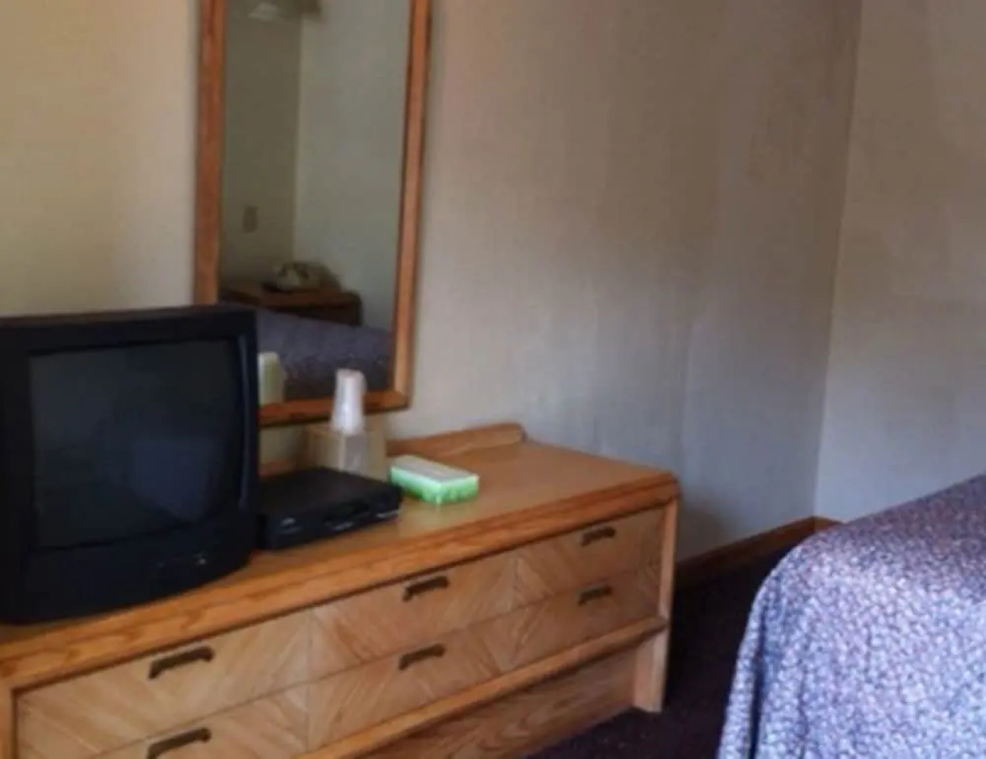 Tides Motor Inn at Stehli Beach