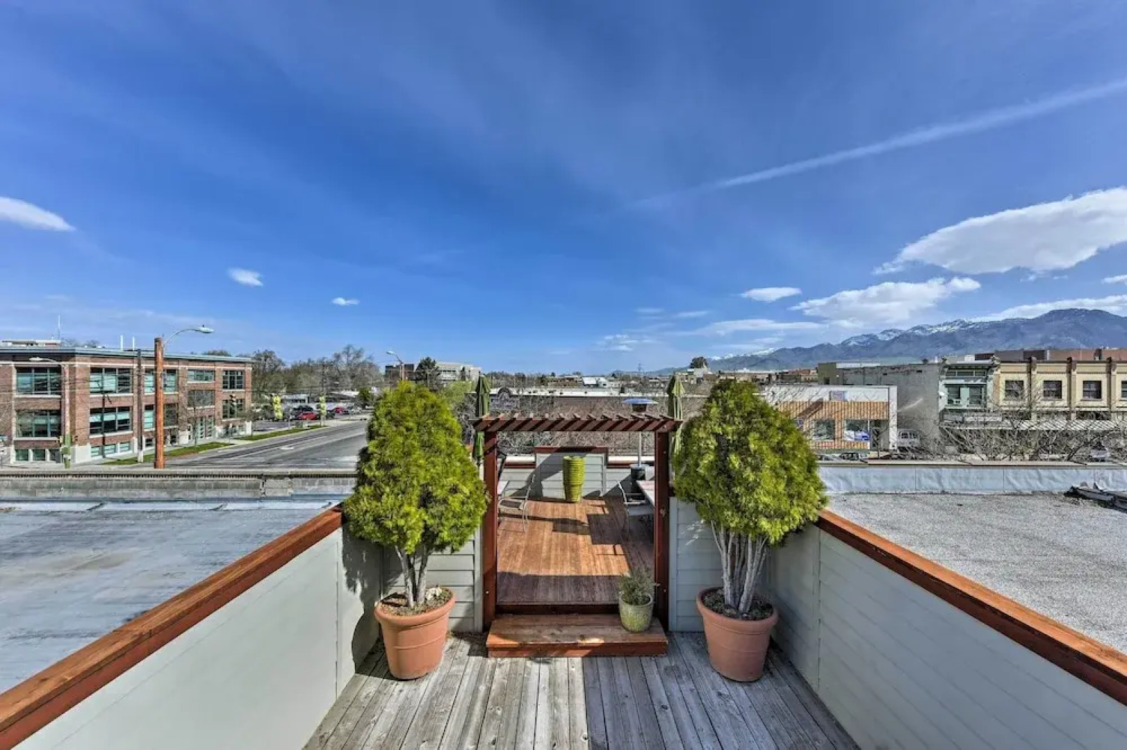 Walkable Downtown Logan Apartment w/ Rooftop Deck