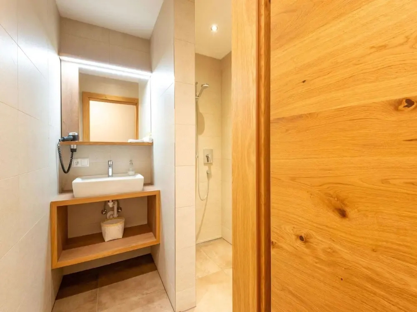 Inviting Flat in Hart With Fitness Room