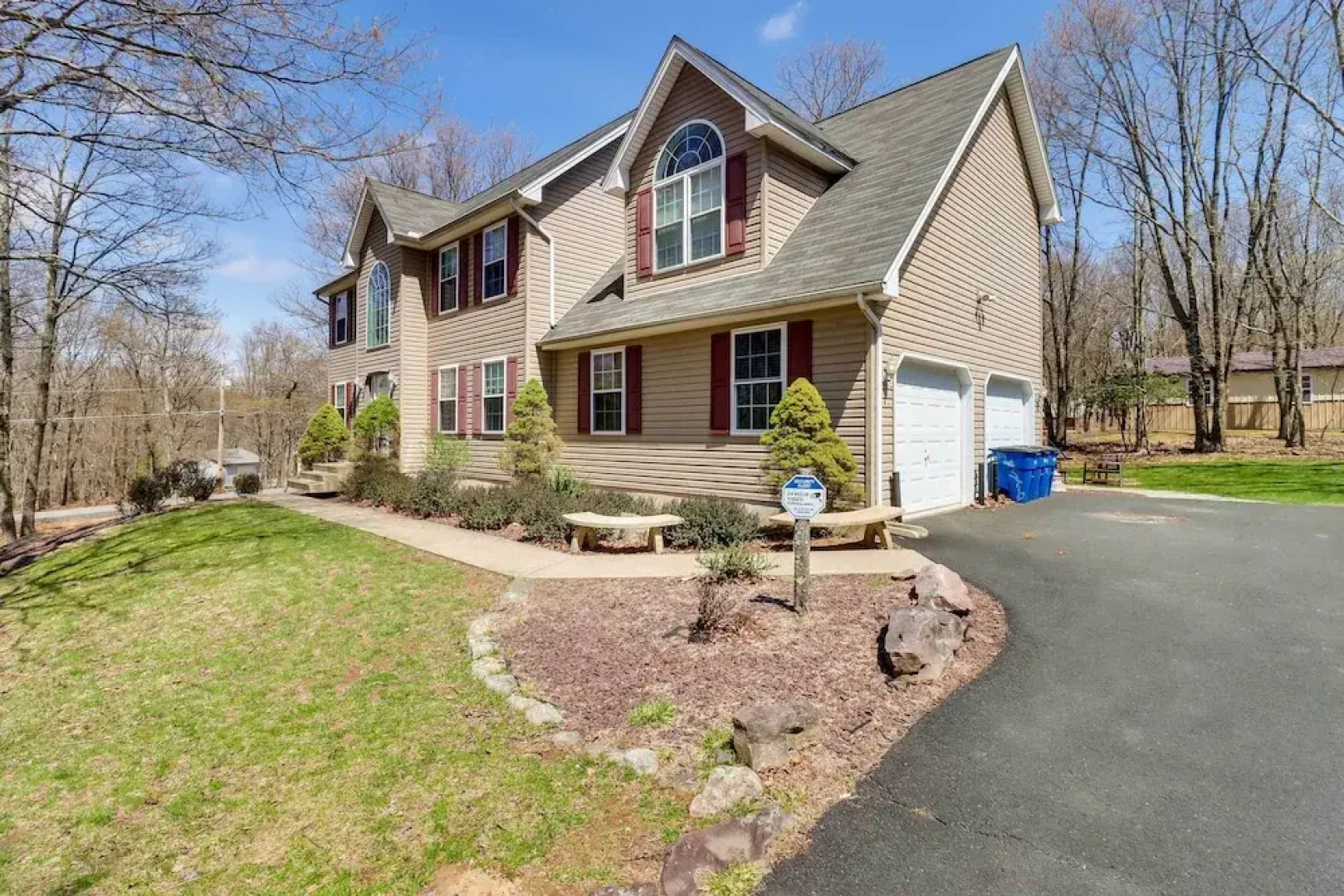 Deck, Game Room & Fire Pit: Poconos Retreat