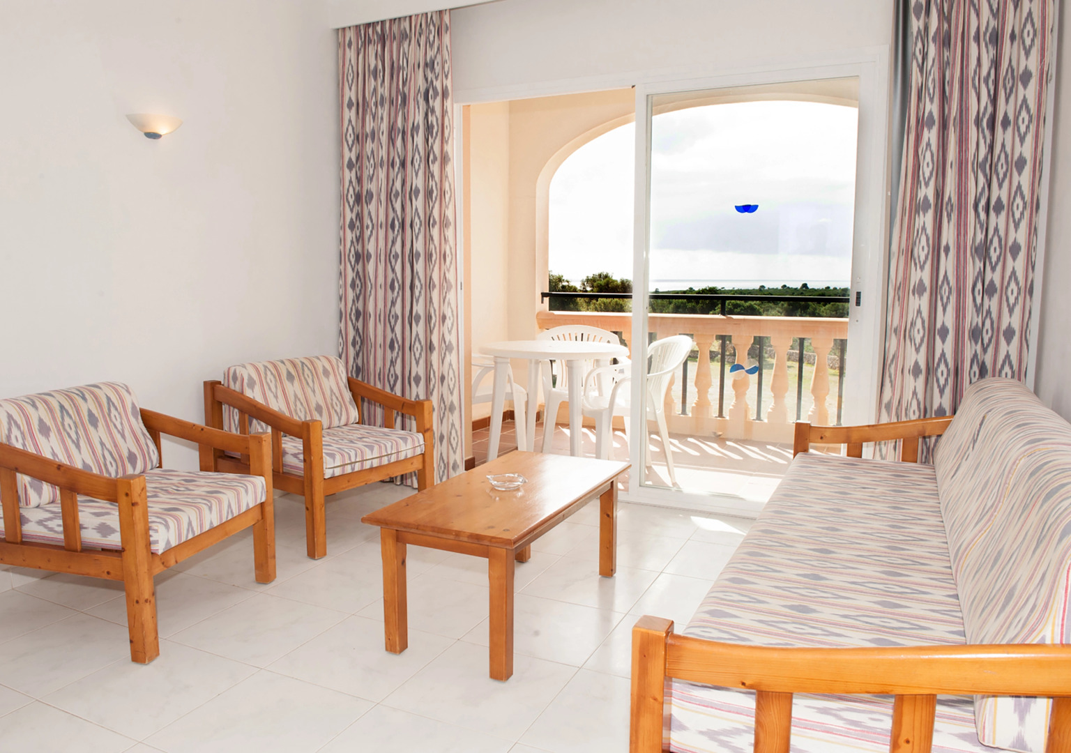 Apartamentos Sol Romántica by DOT Suites