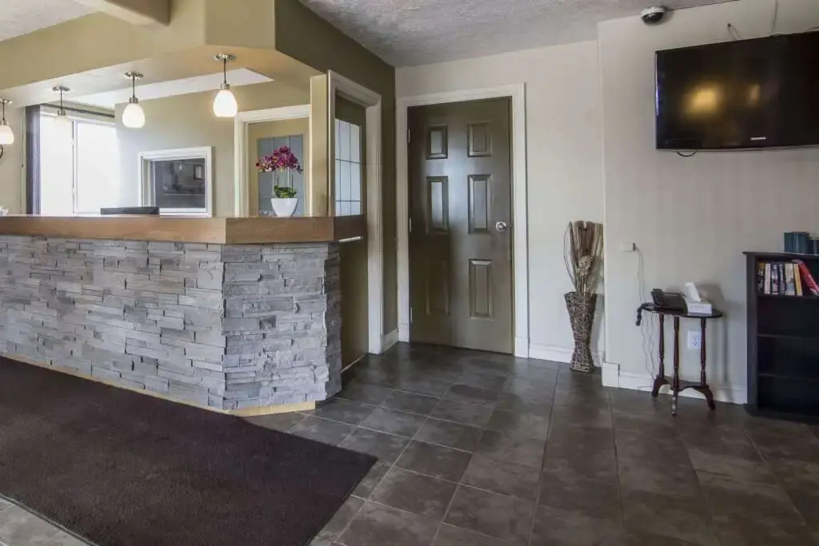 Econolodge Inn And Suites High