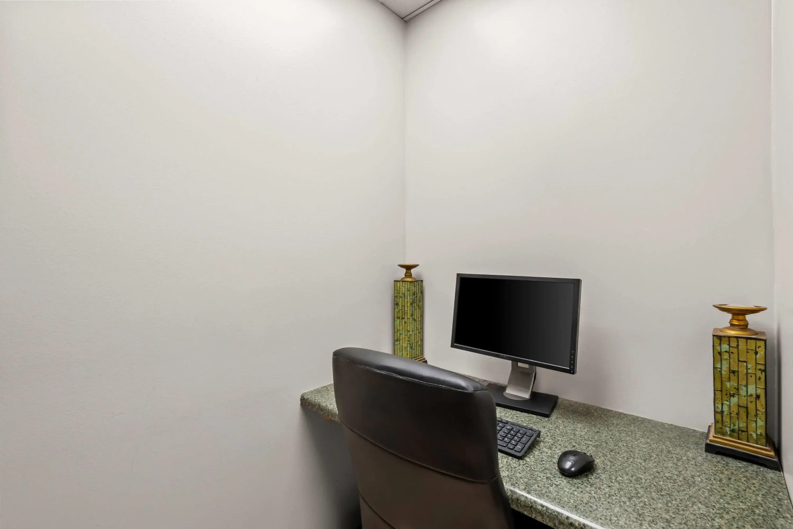 Days Inn & Suites by Wyndham Cedar Rapids