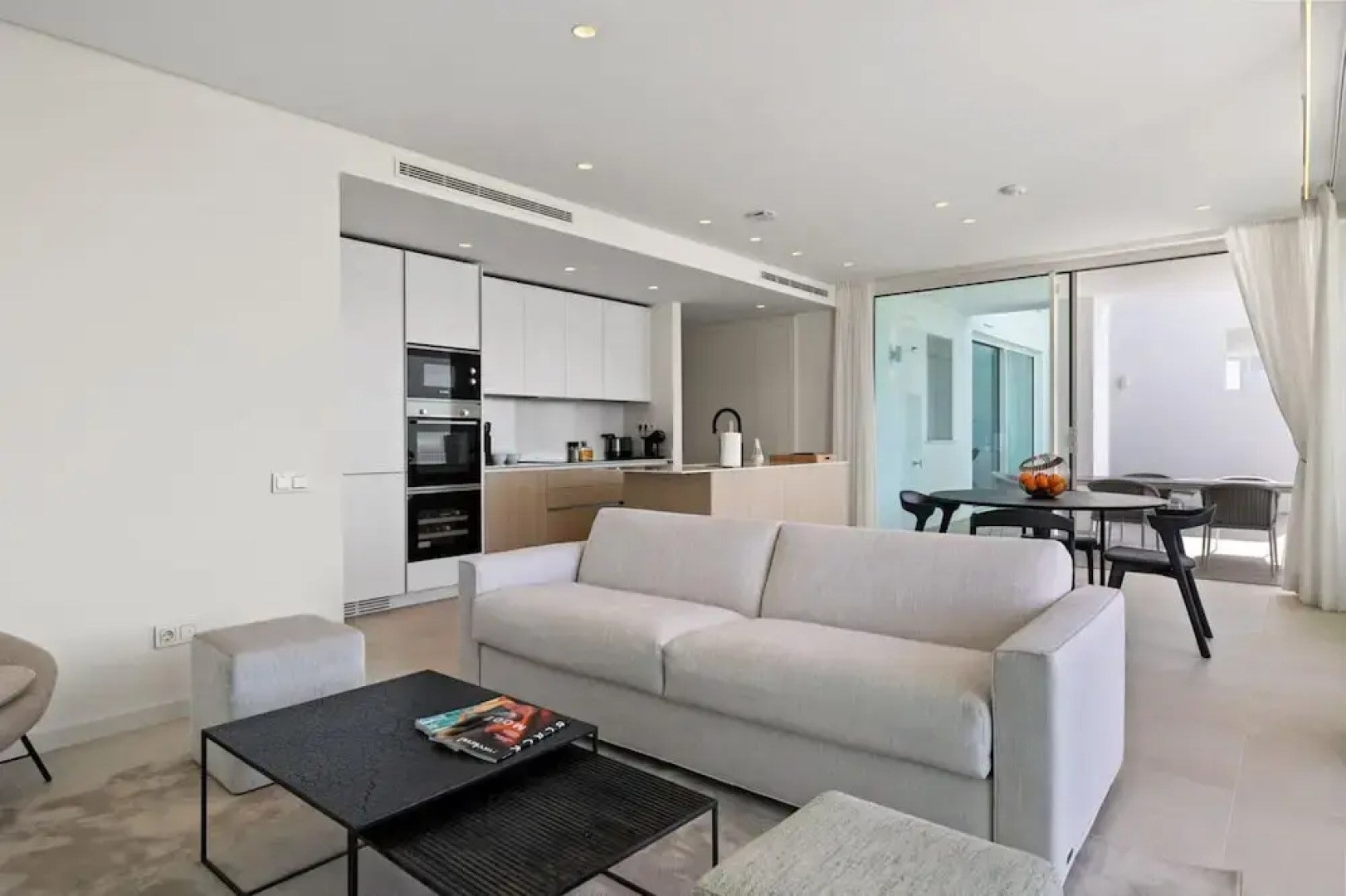 Hillside Flat With Pool in Palo Alto - Ref M49