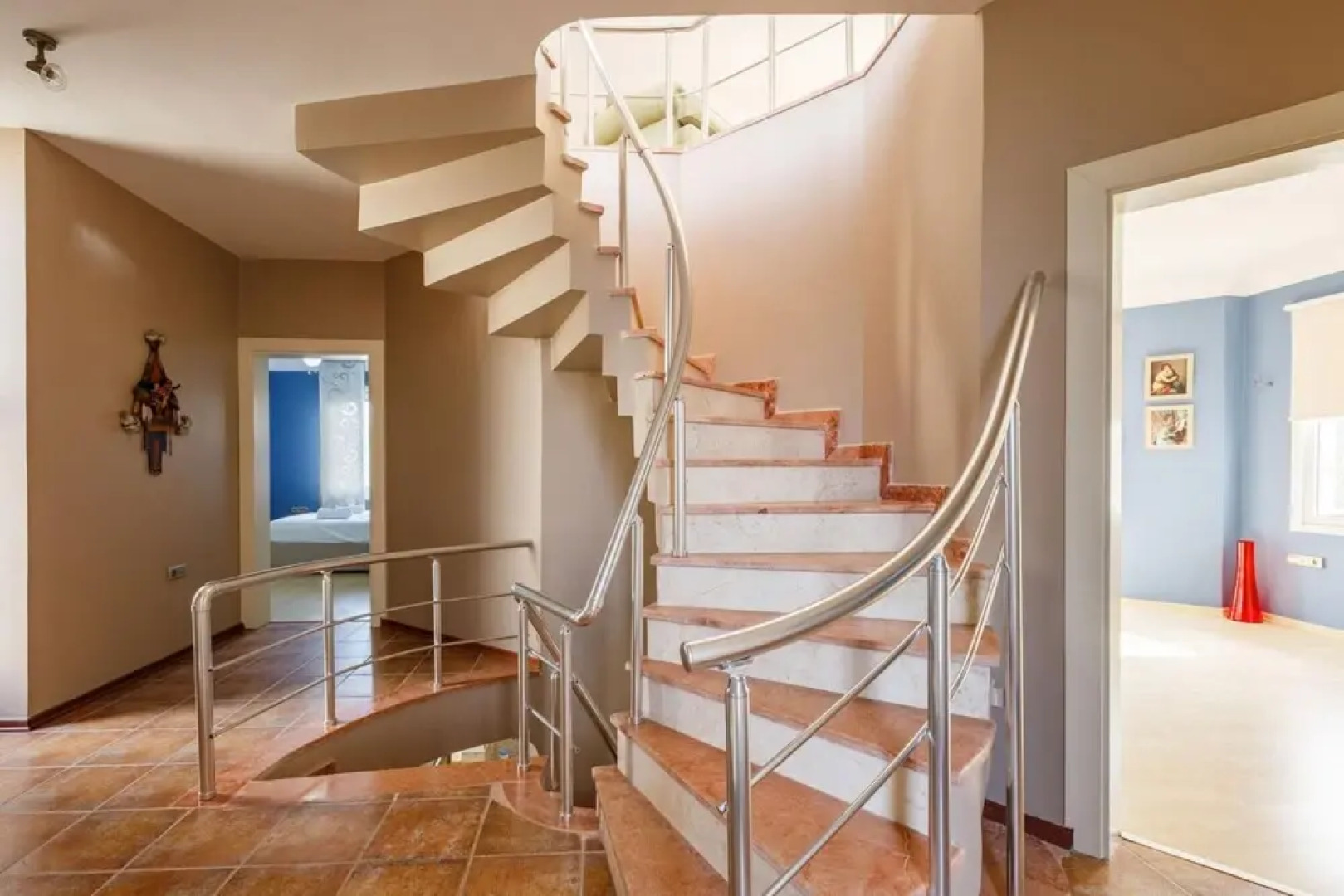 Charming Villa With Pool and Garden in Gebze