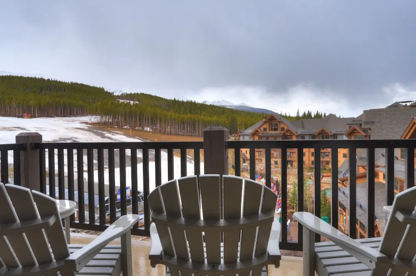 4 Bdrm/4 Bath on Peak 7- Luxury & Modern Condo