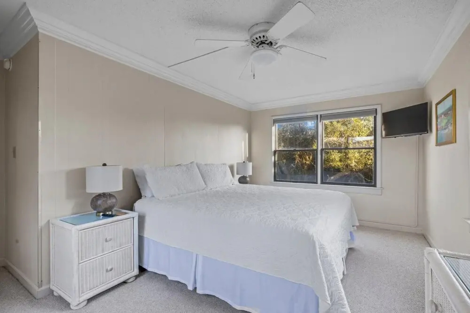 The Green Flash 4 Bedroom Home by RedAwning