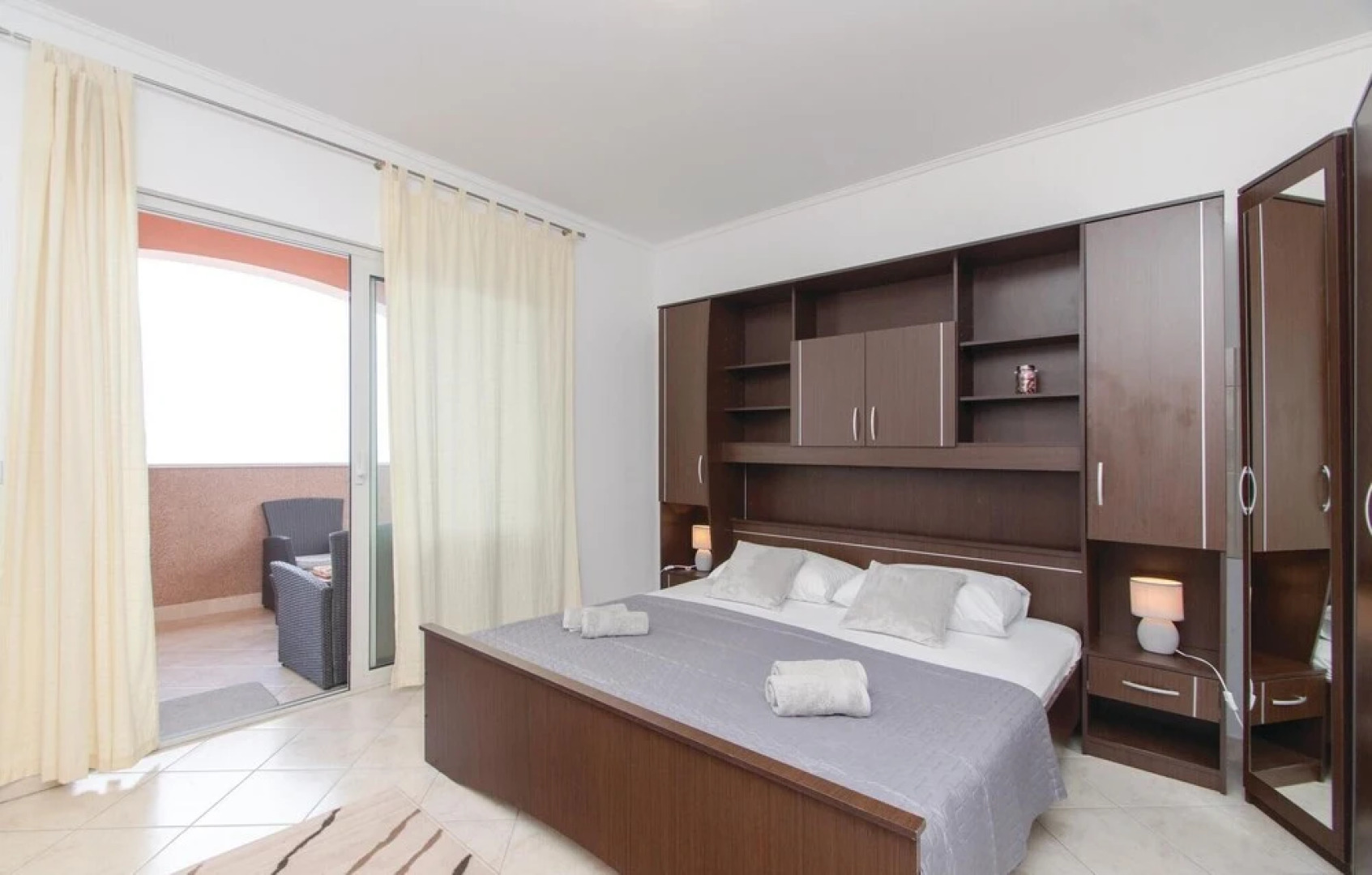 Beautiful Home in Blato With Wifi and 5 Bedrooms