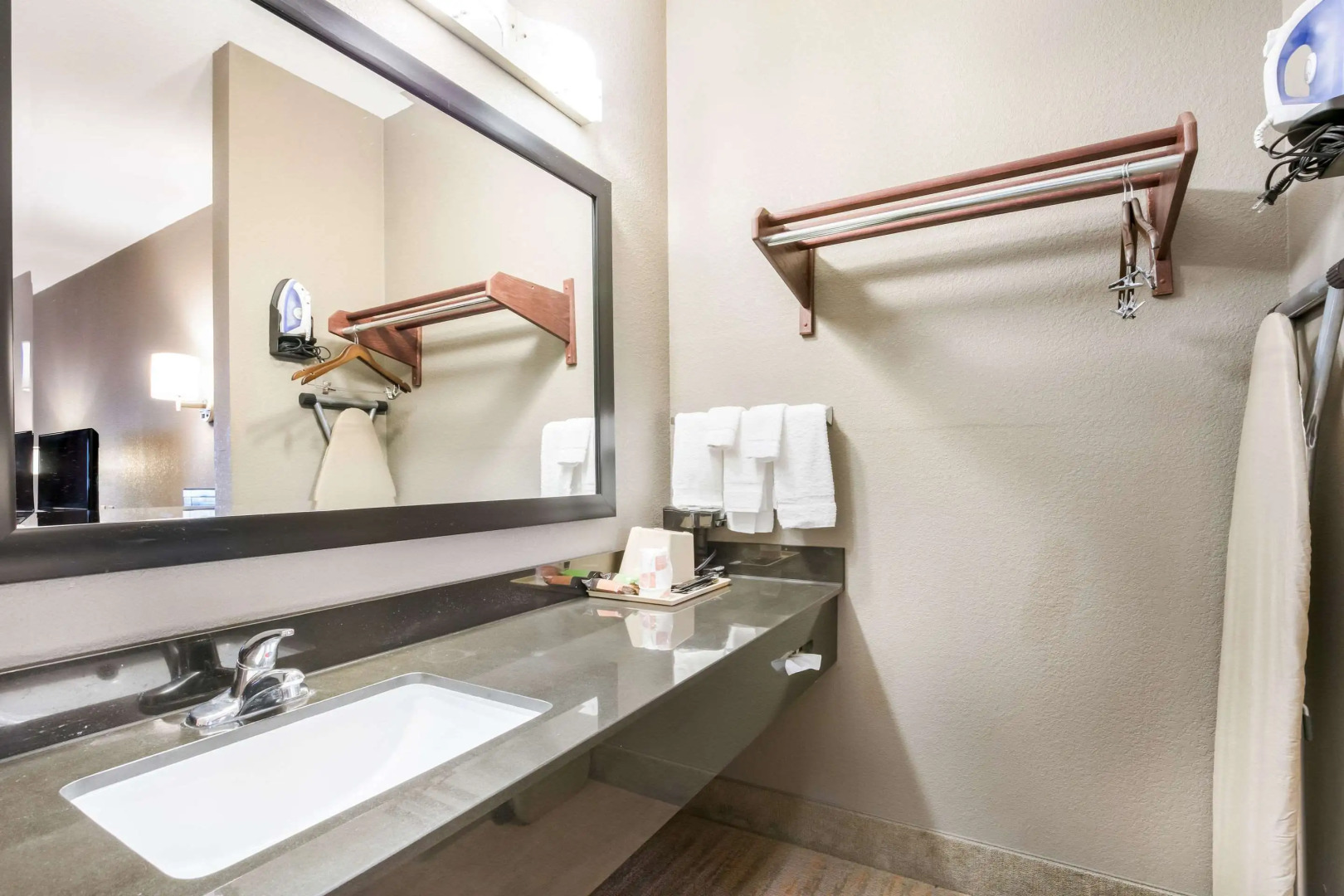 Econo Lodge Forrest City I-40