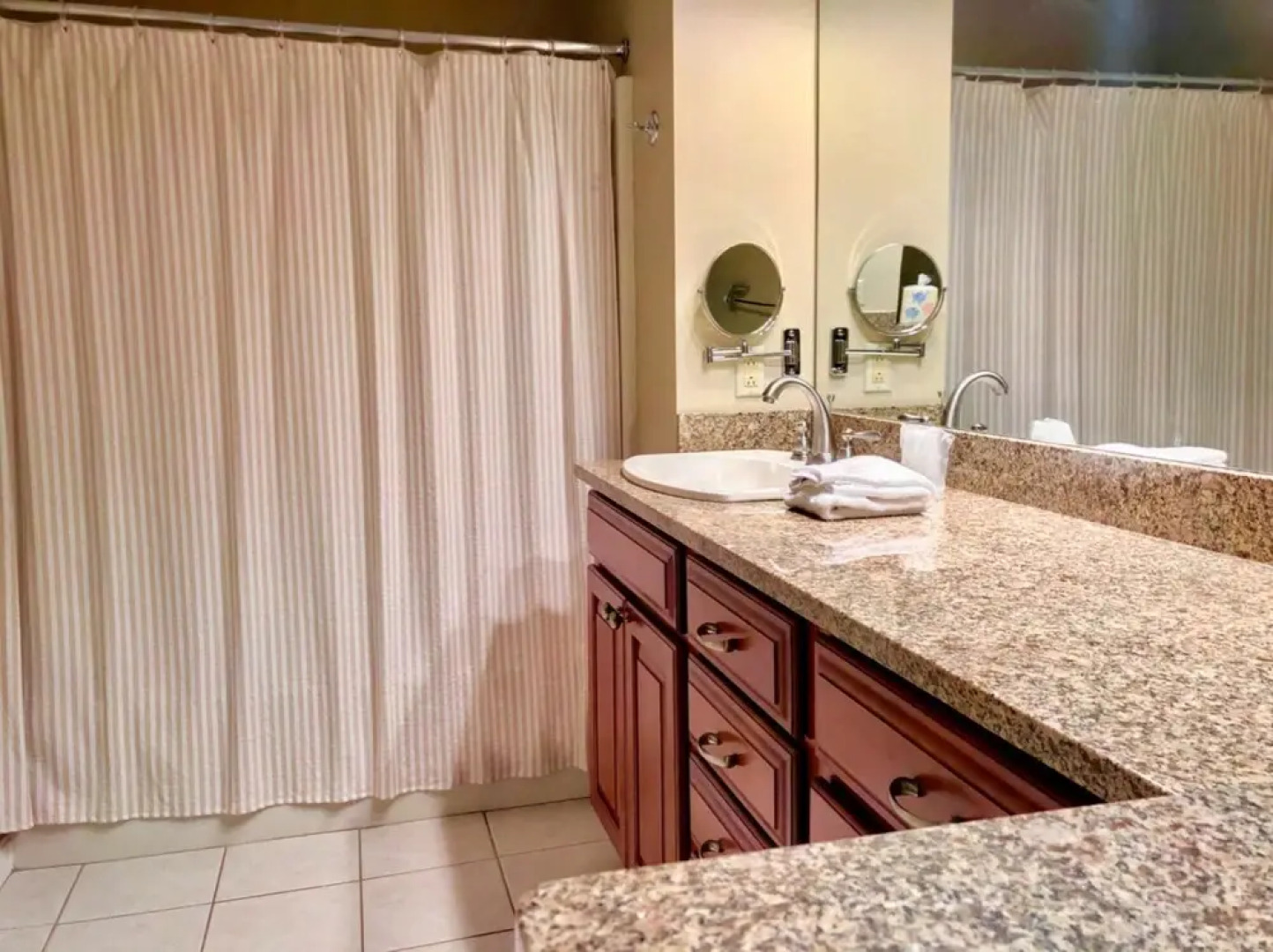 F1 Air Conditioned And Beautifully Appointed Townhome A Short Walk To The Mount Washington Hotel