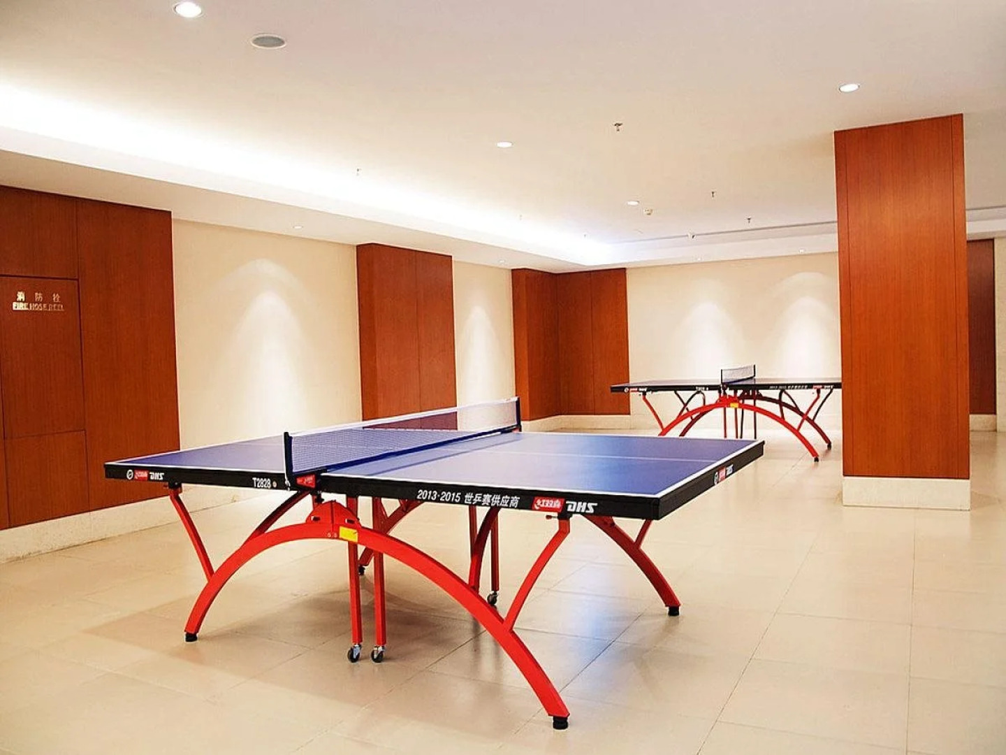 Longqi Jianguo Hotel