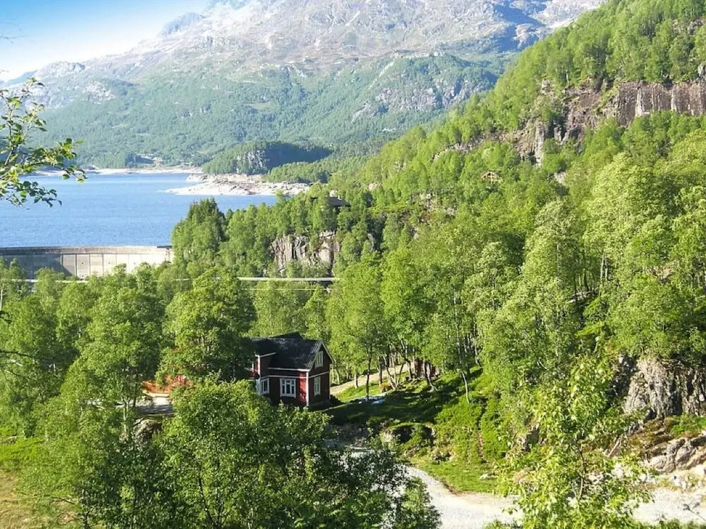 18 Person Holiday Home in Sauda