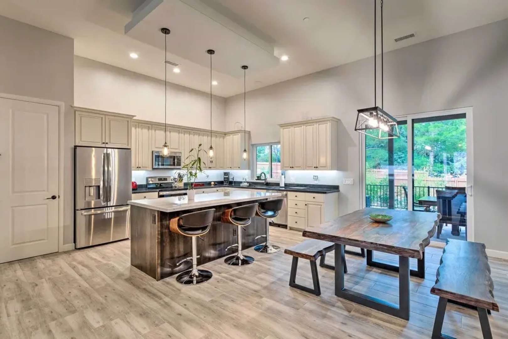 Sedona Retreat w/ Patio, Bar & Swim Spa!