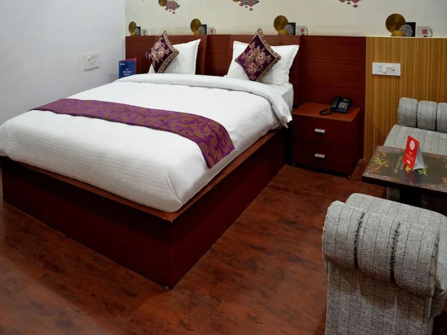 OYO 4308 Hotel Zaarang Inn