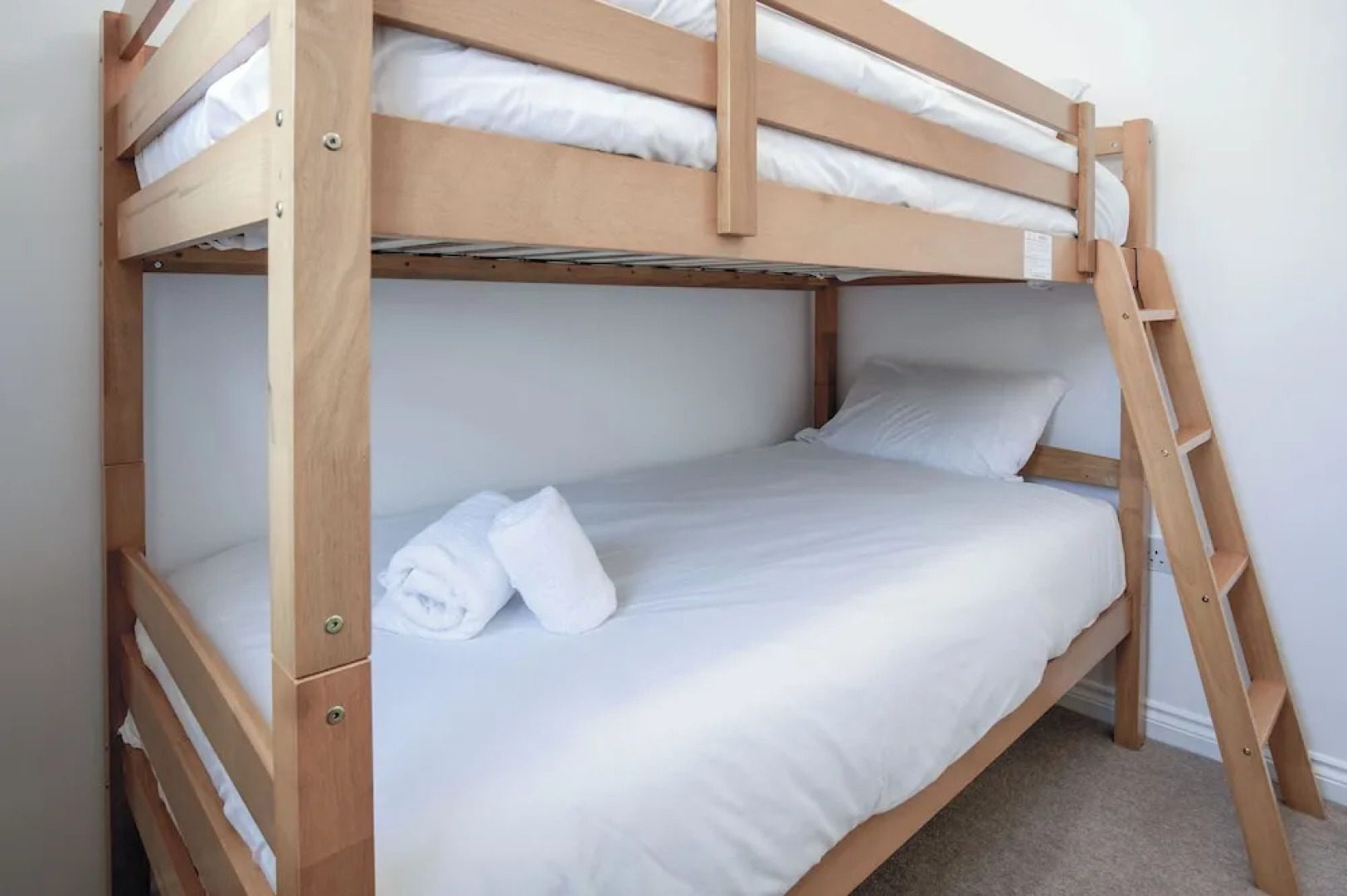 Swn Y Mor - 4 Bedroom - Llanelli