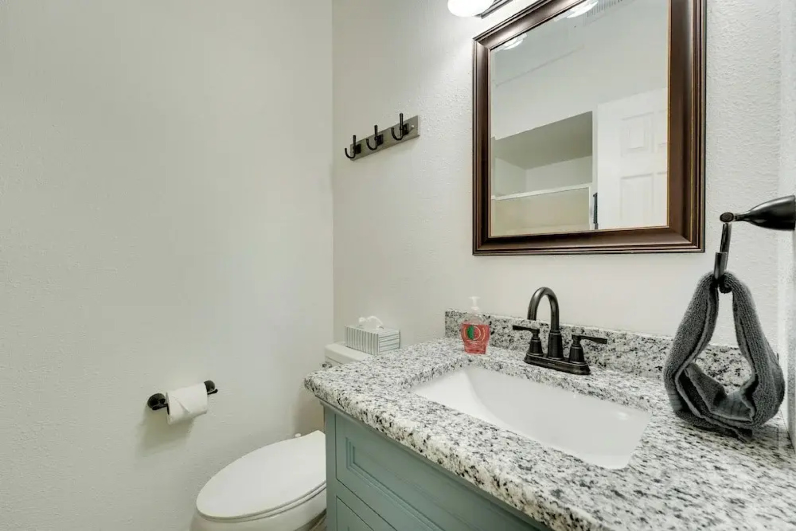 Table Rock Lake Condo 3 Mi to Boat Ramp!