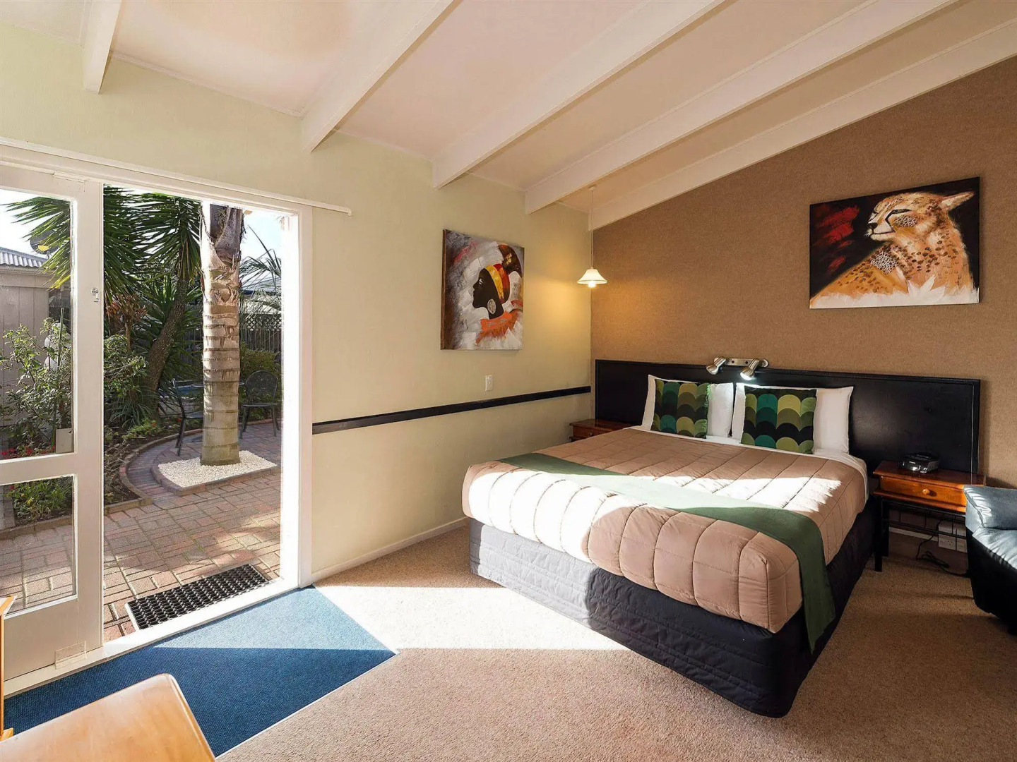 MALFROY motor lodge Rotorua - Accommodation and Mineral Pool