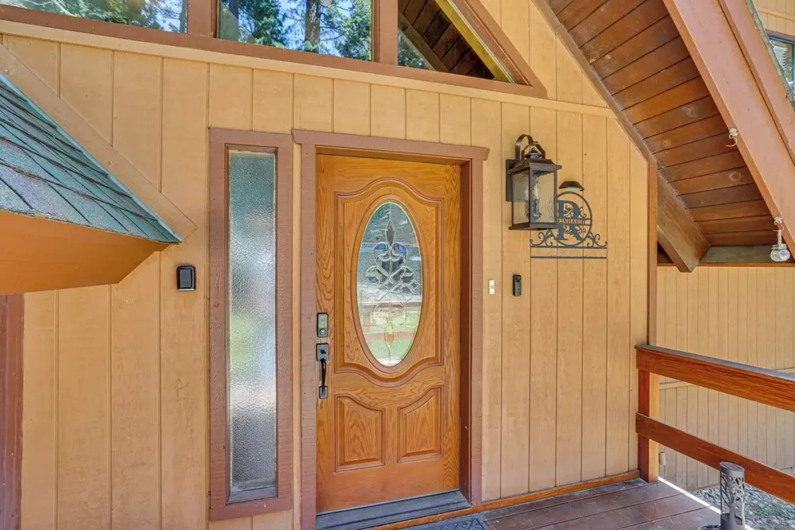 Spacious Retreat w/ Backyard: 1 Mi to Lake Almanor