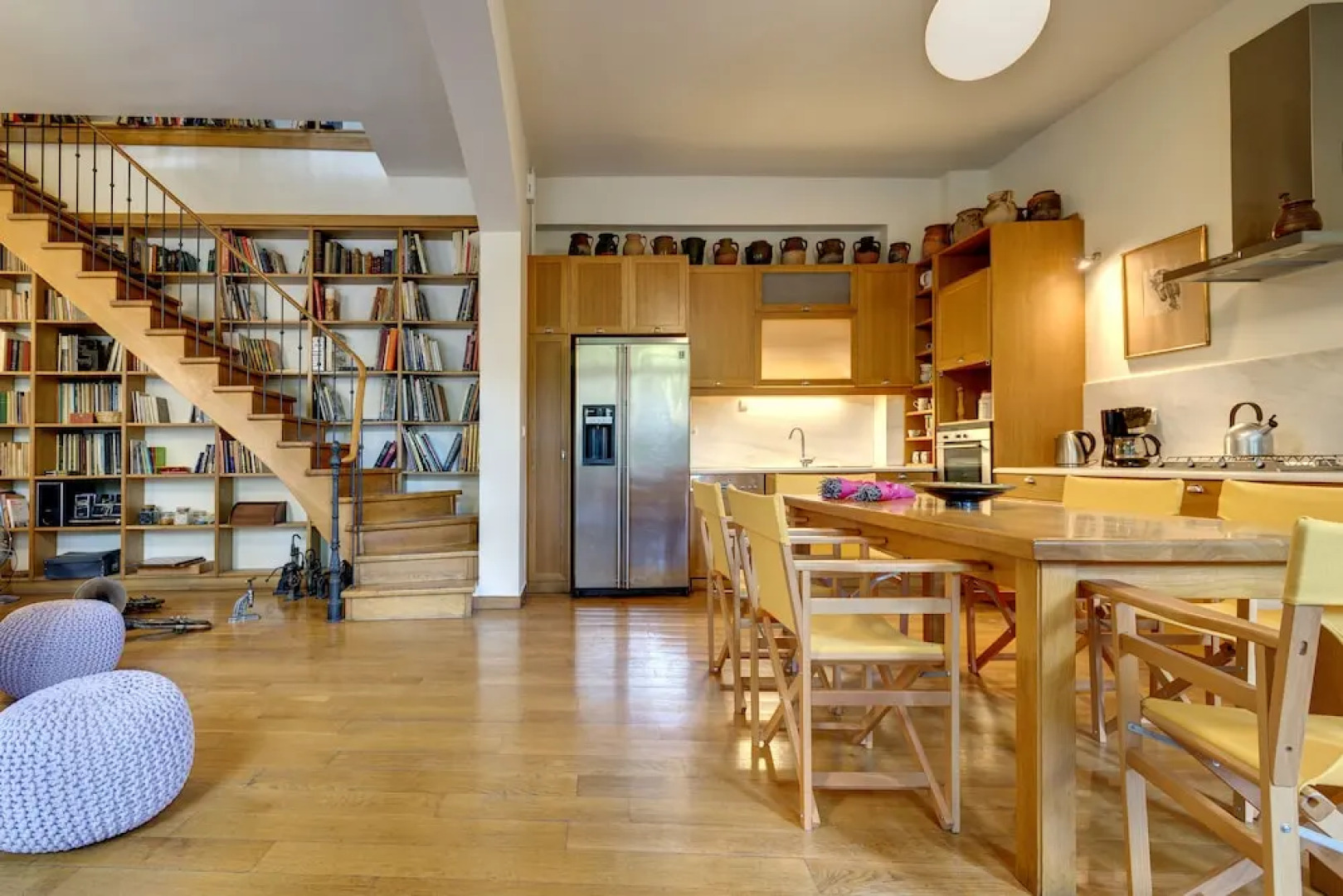 Artistic neoclassical residence