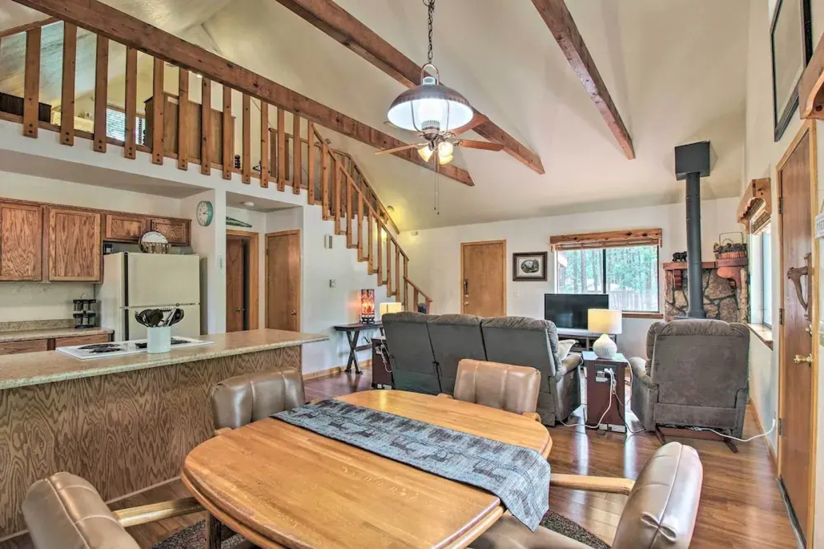 Cozy Pinetop Mountain Escape: Hike, Golf & Ski!