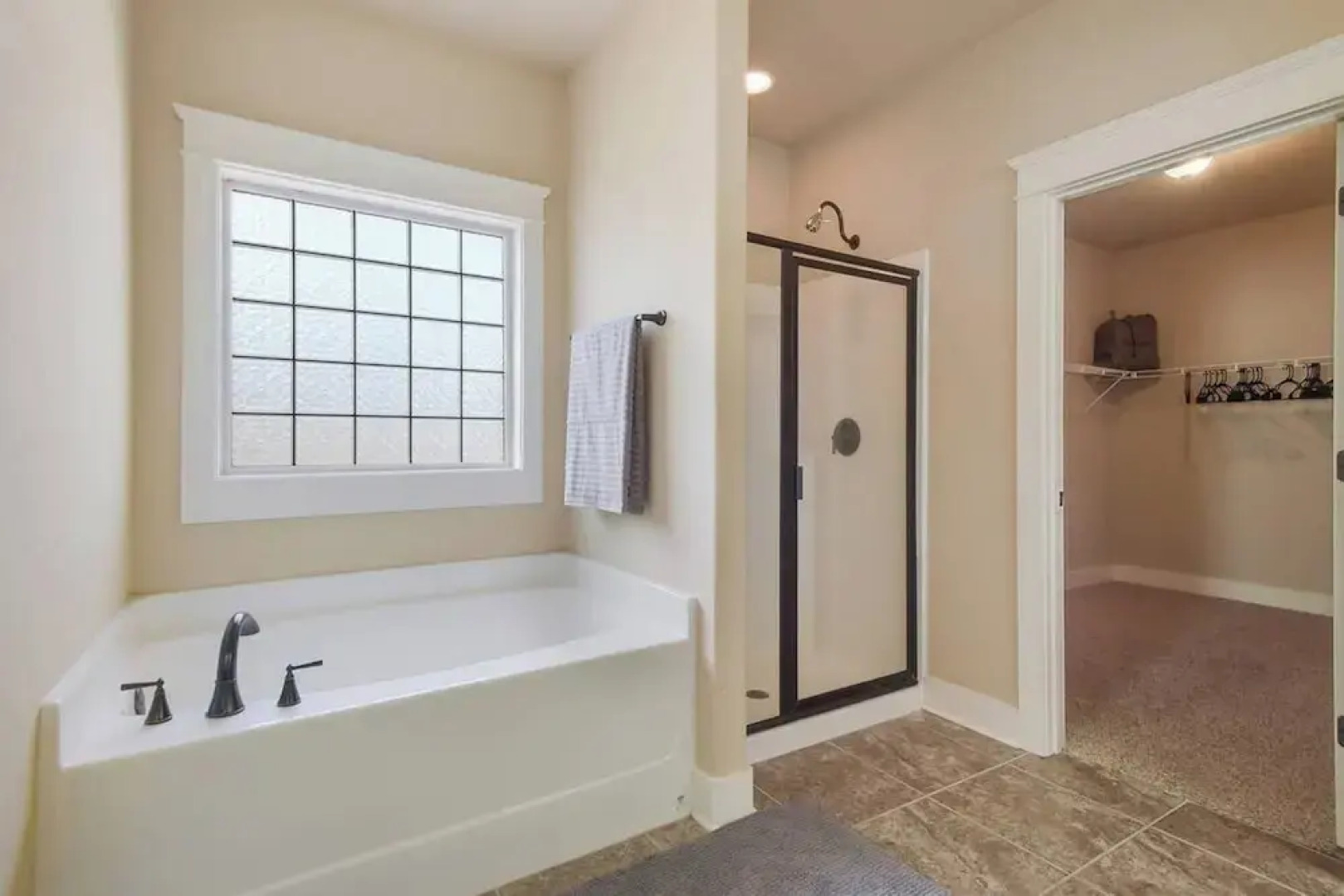 Spacious 3BR Condo in Ocean Springs