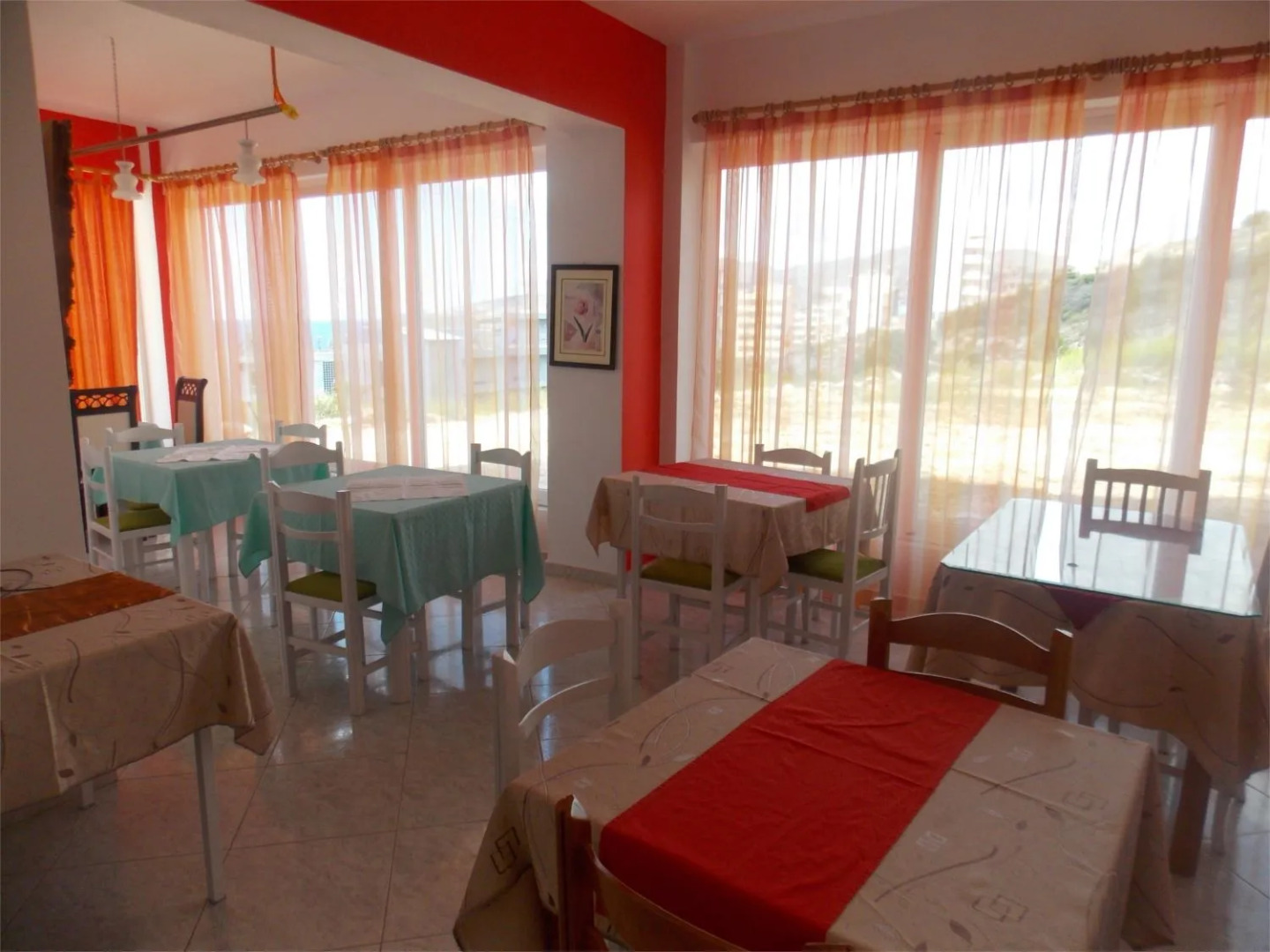 Damian Saranda Hotel