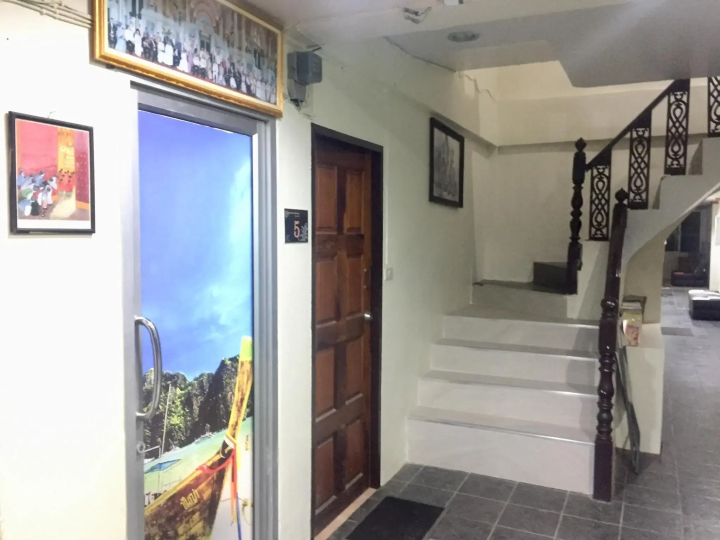 Golden Bee PhiPhi Hostel