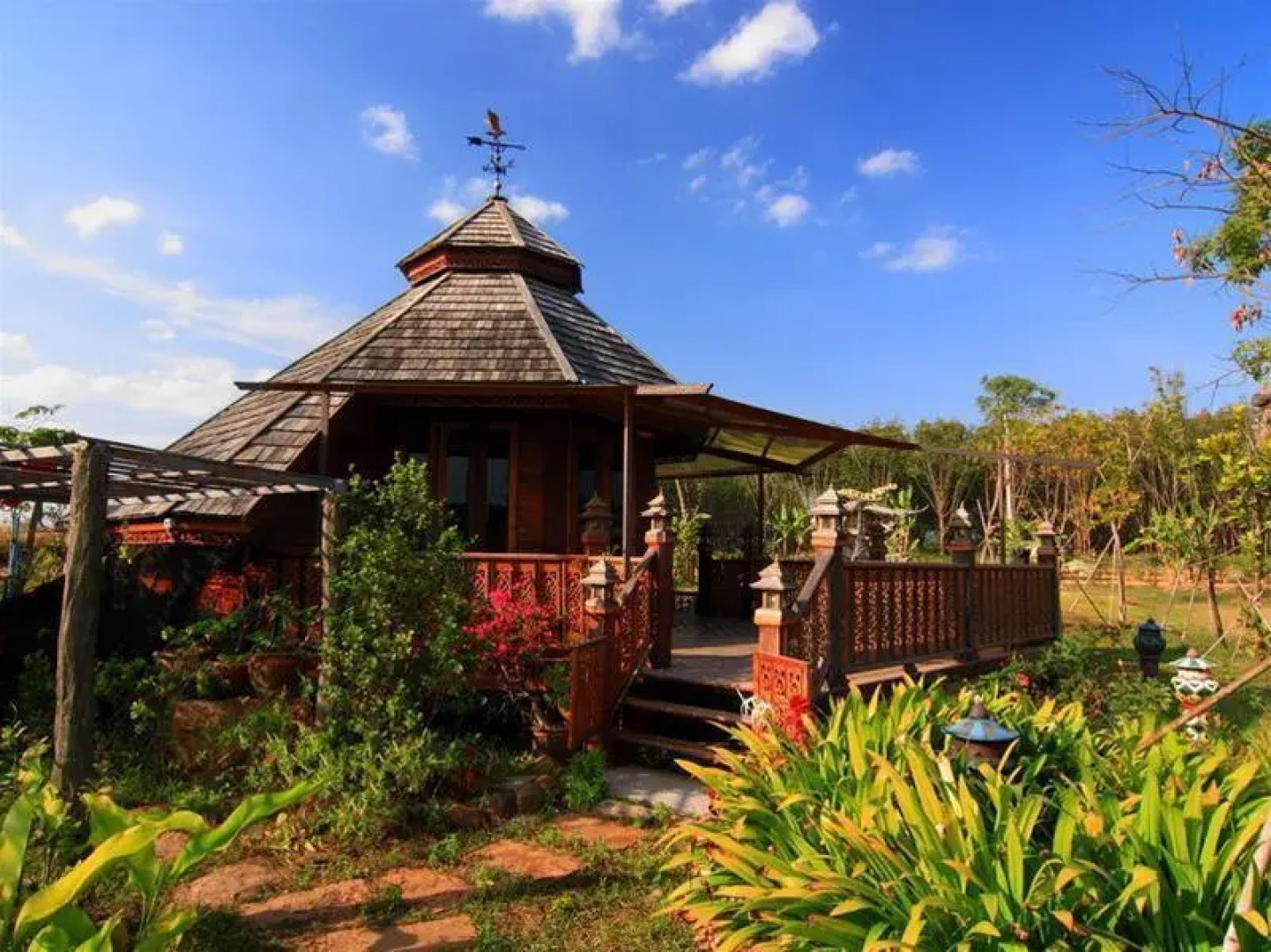 T.P. Rajchadej Place