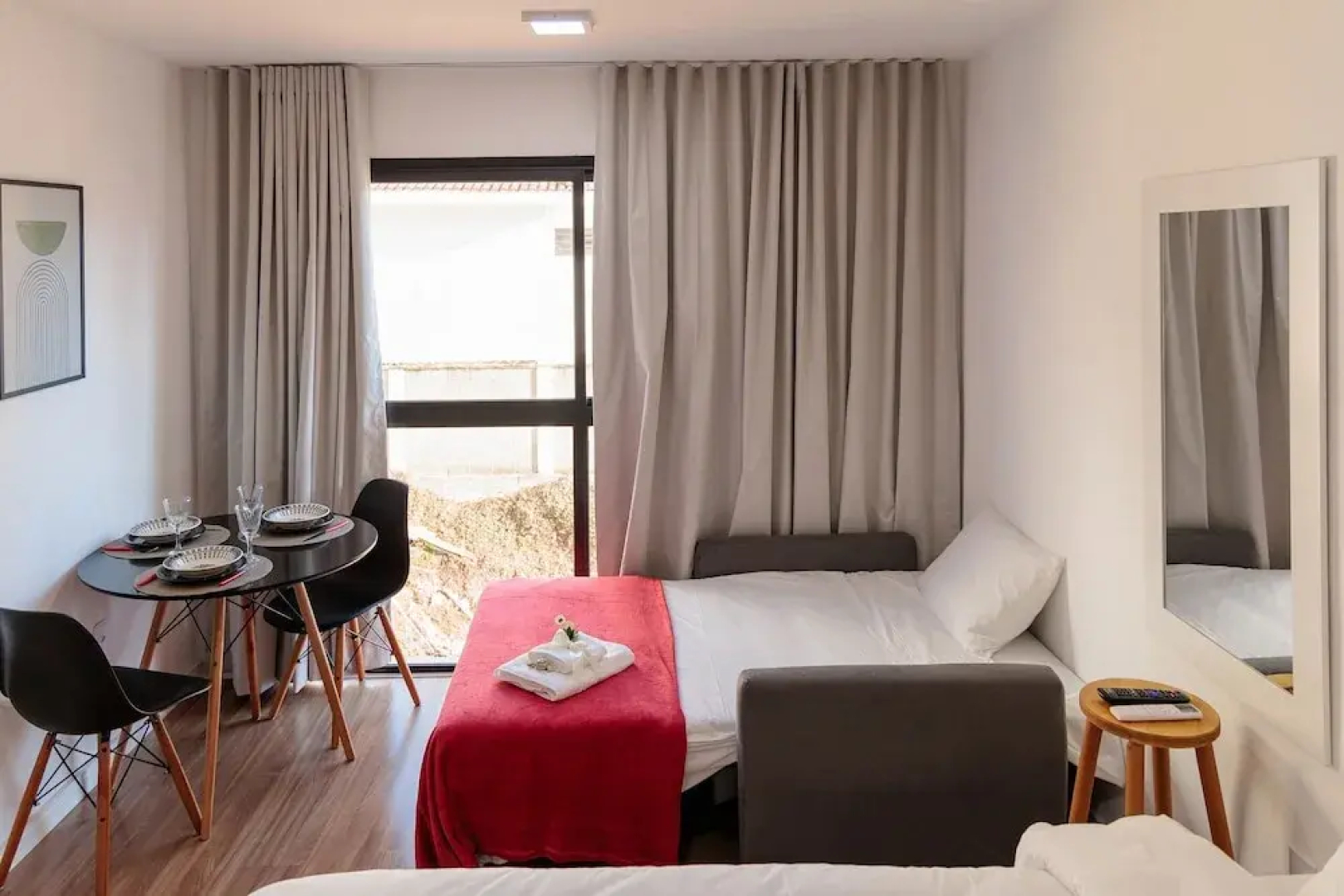 Cozy Apartment Close to the Center Pgo309