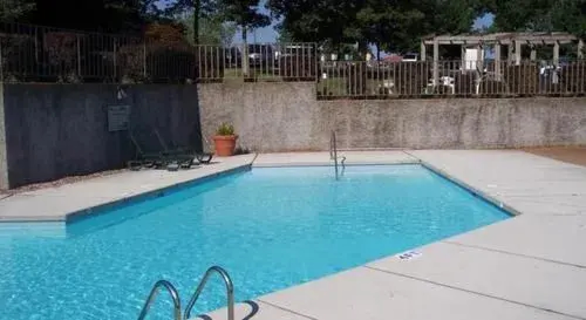 Four Seasons Racquet Club Condominiums